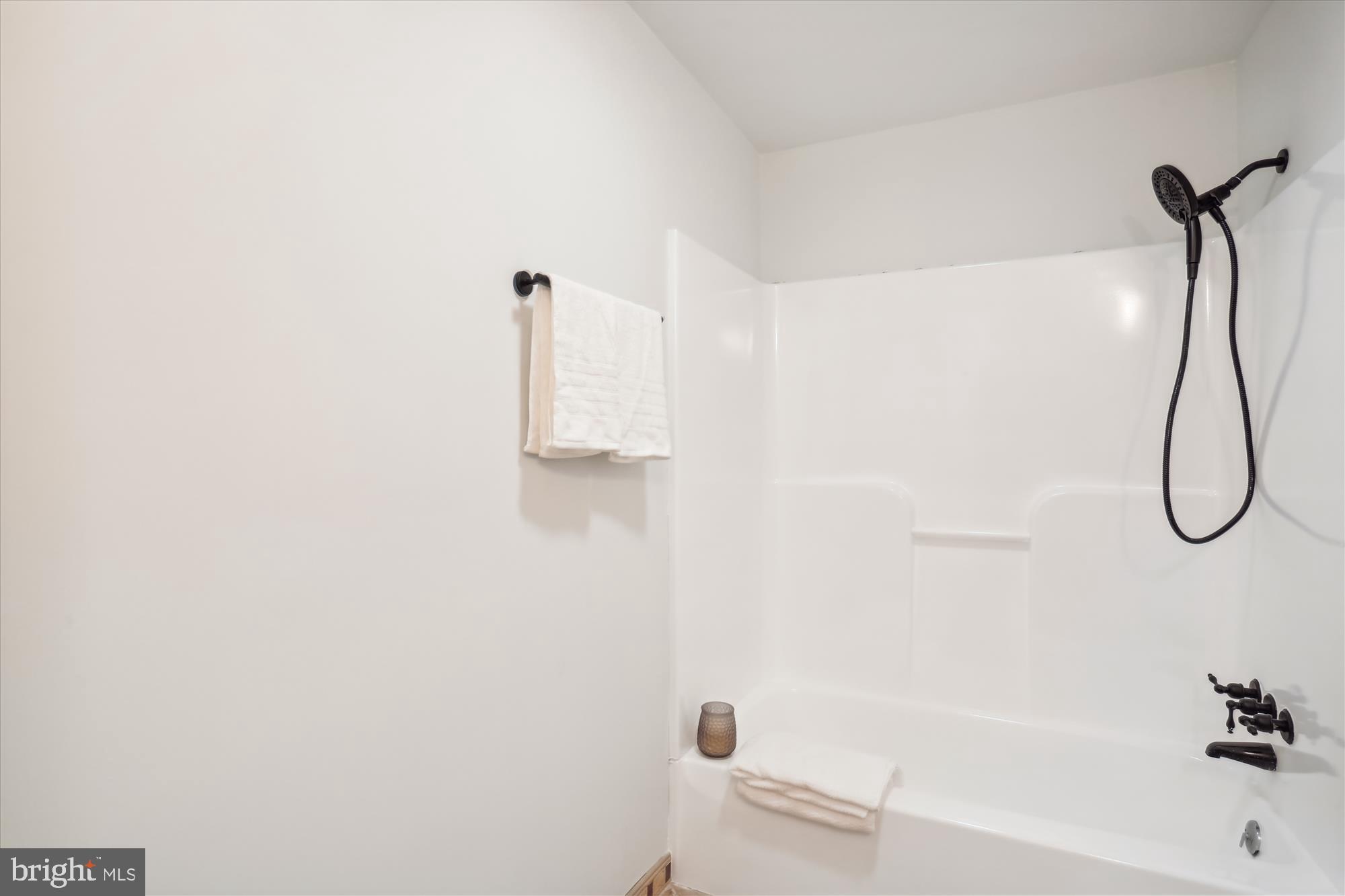 SKYLINE ESTATES - Residential