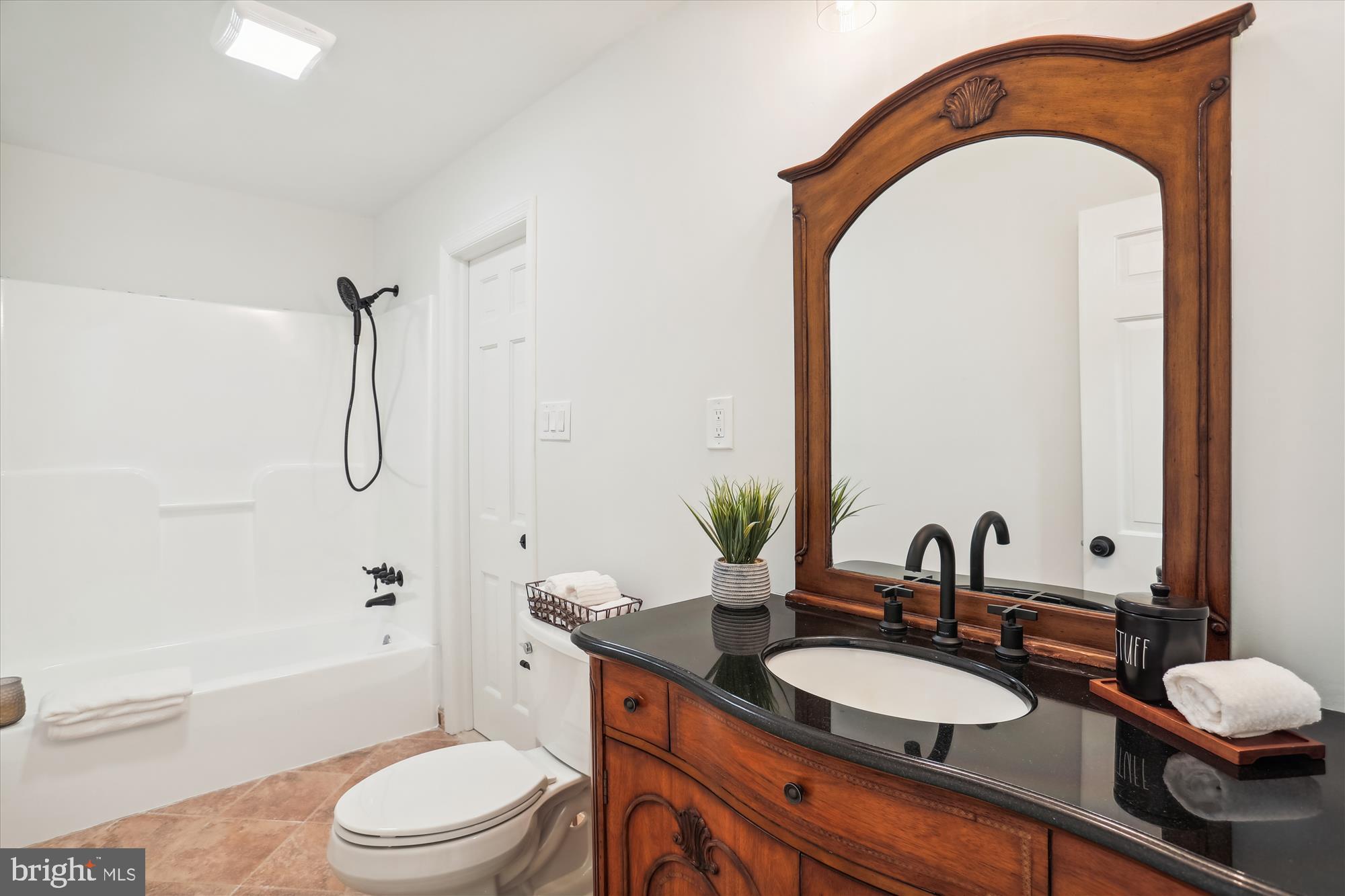 SKYLINE ESTATES - Residential