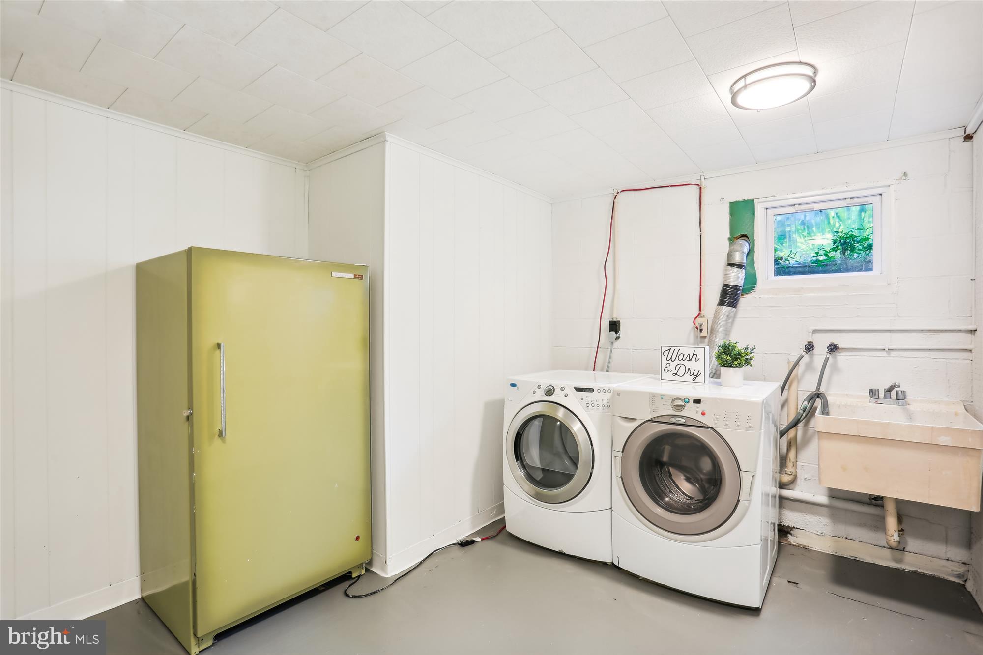 SKYLINE ESTATES - Residential