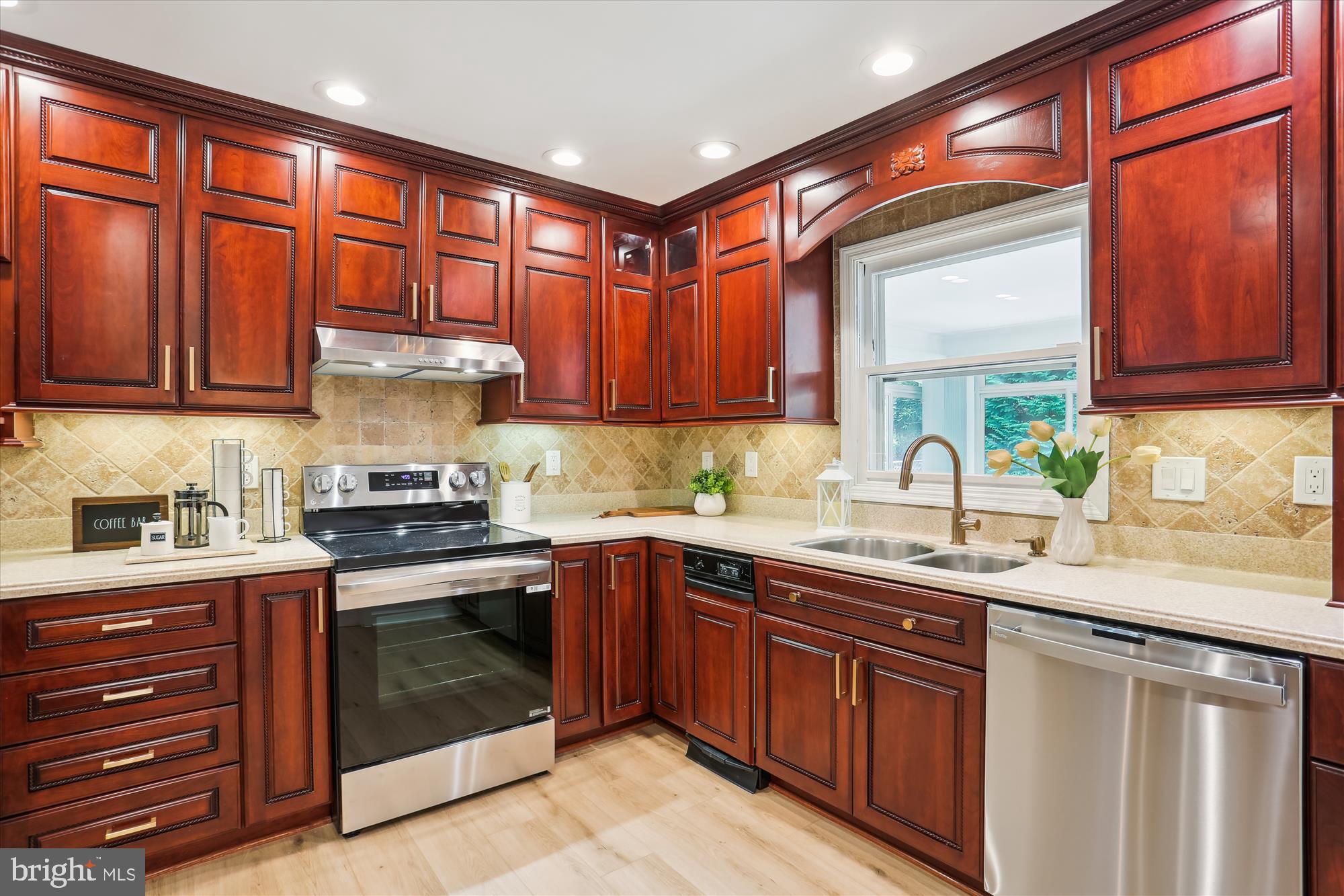 SKYLINE ESTATES - Residential