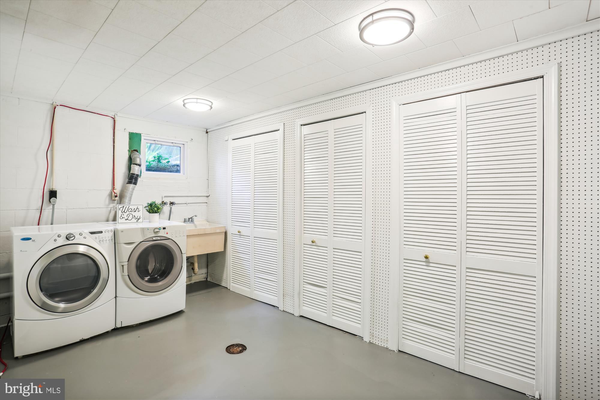 SKYLINE ESTATES - Residential