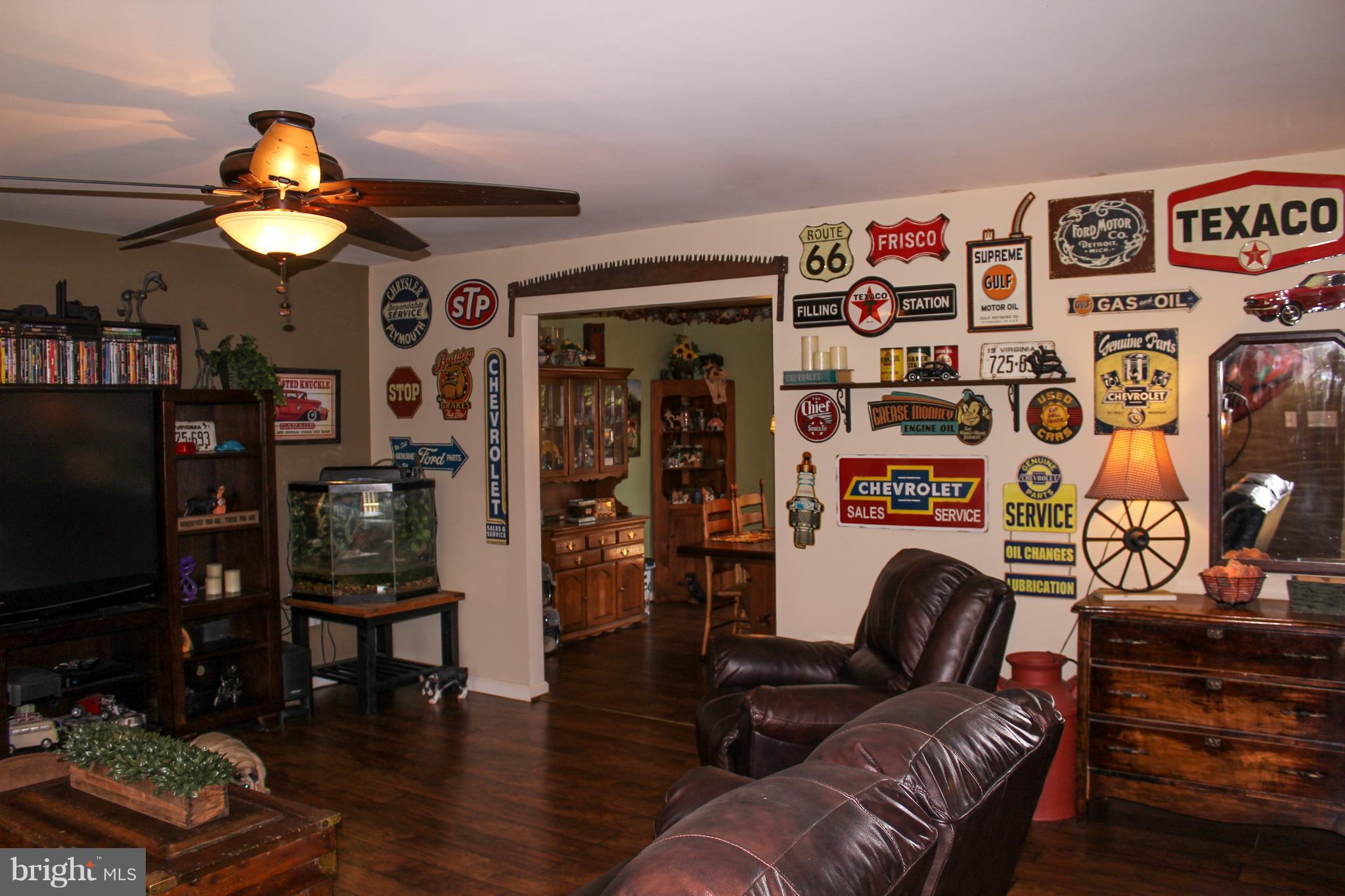 HAPPY CREEK KNOLLS - Residential