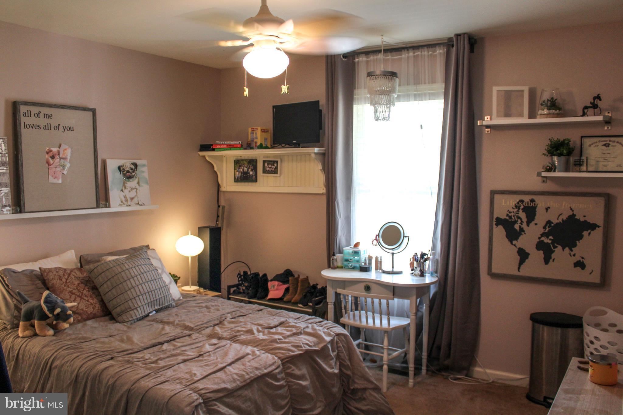 HAPPY CREEK KNOLLS - Residential