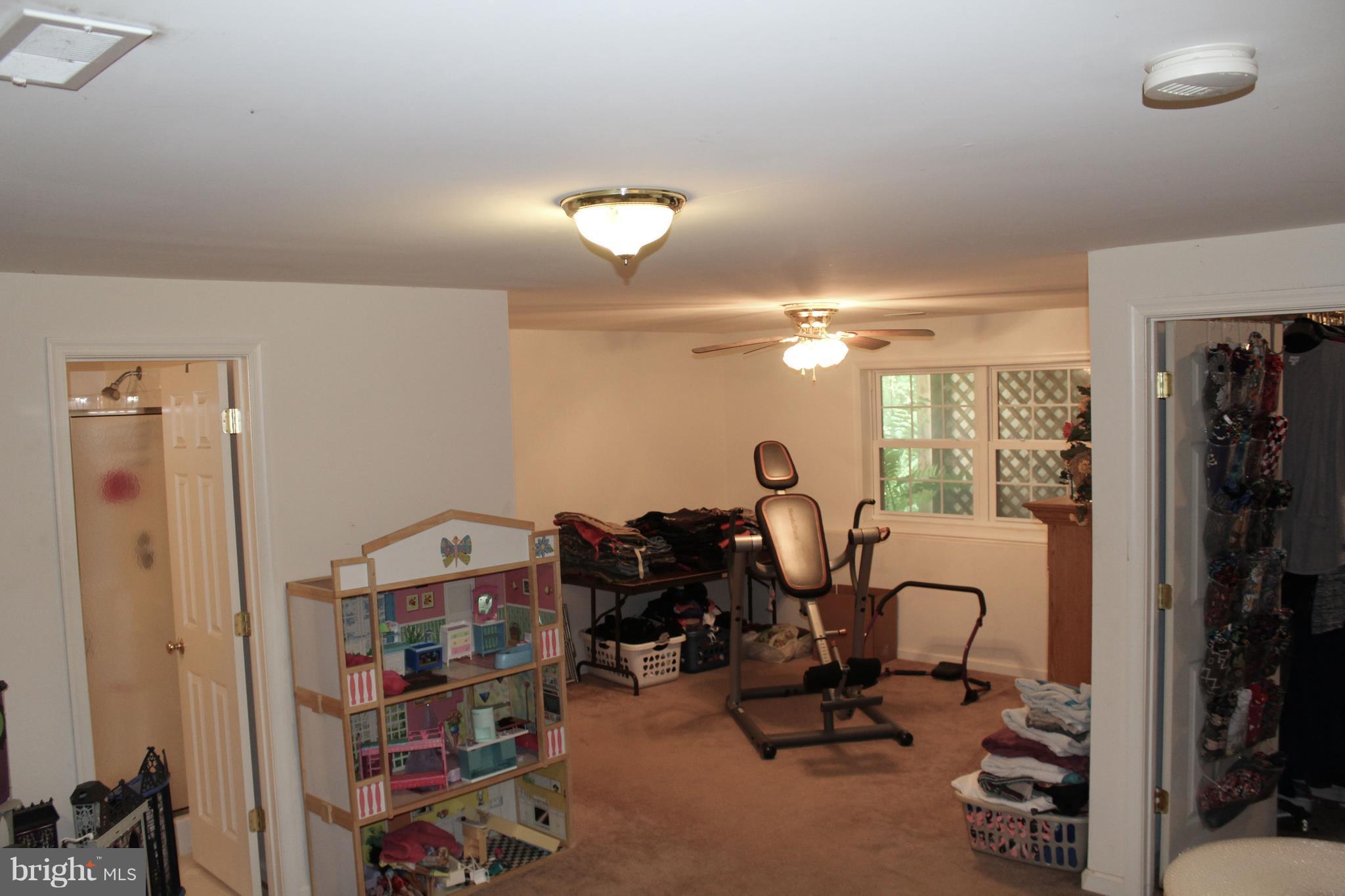 HAPPY CREEK KNOLLS - Residential