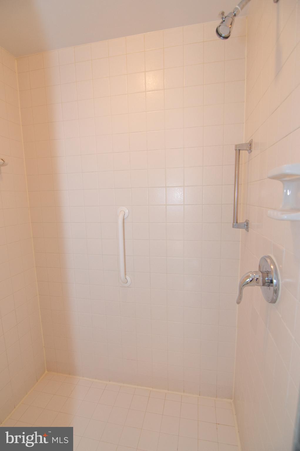 CRYSTAL GATEWAY - Residential Lease