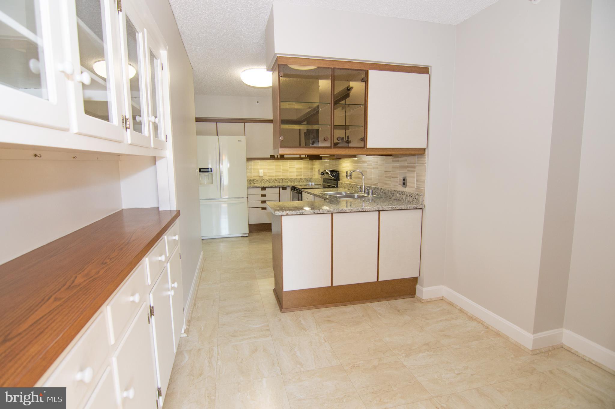 CRYSTAL GATEWAY - Residential Lease