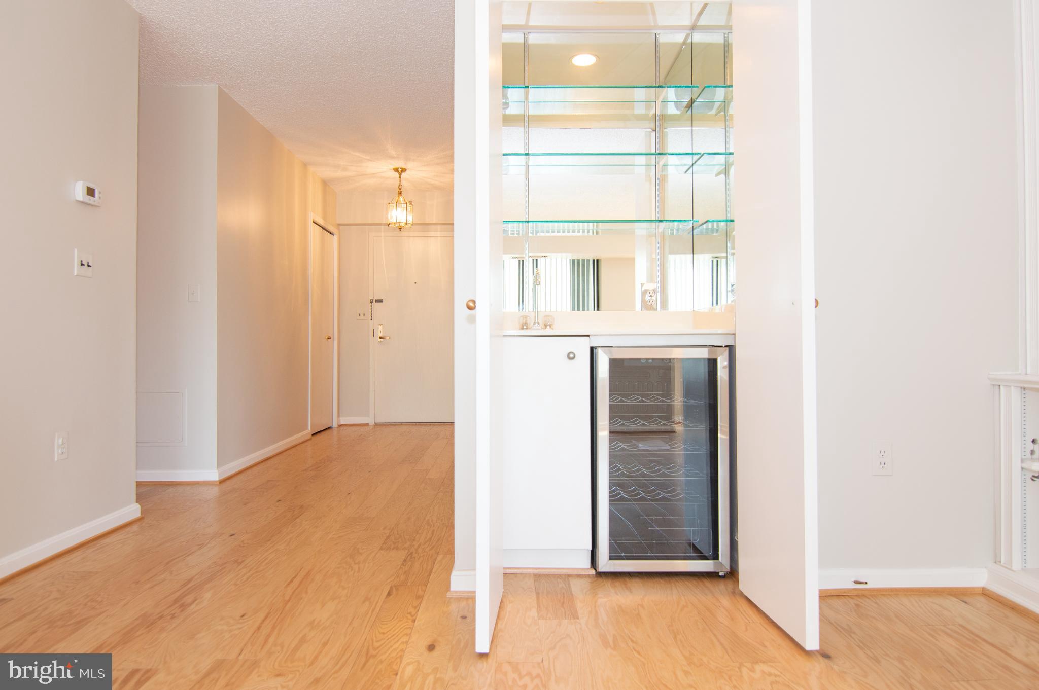 CRYSTAL GATEWAY - Residential Lease