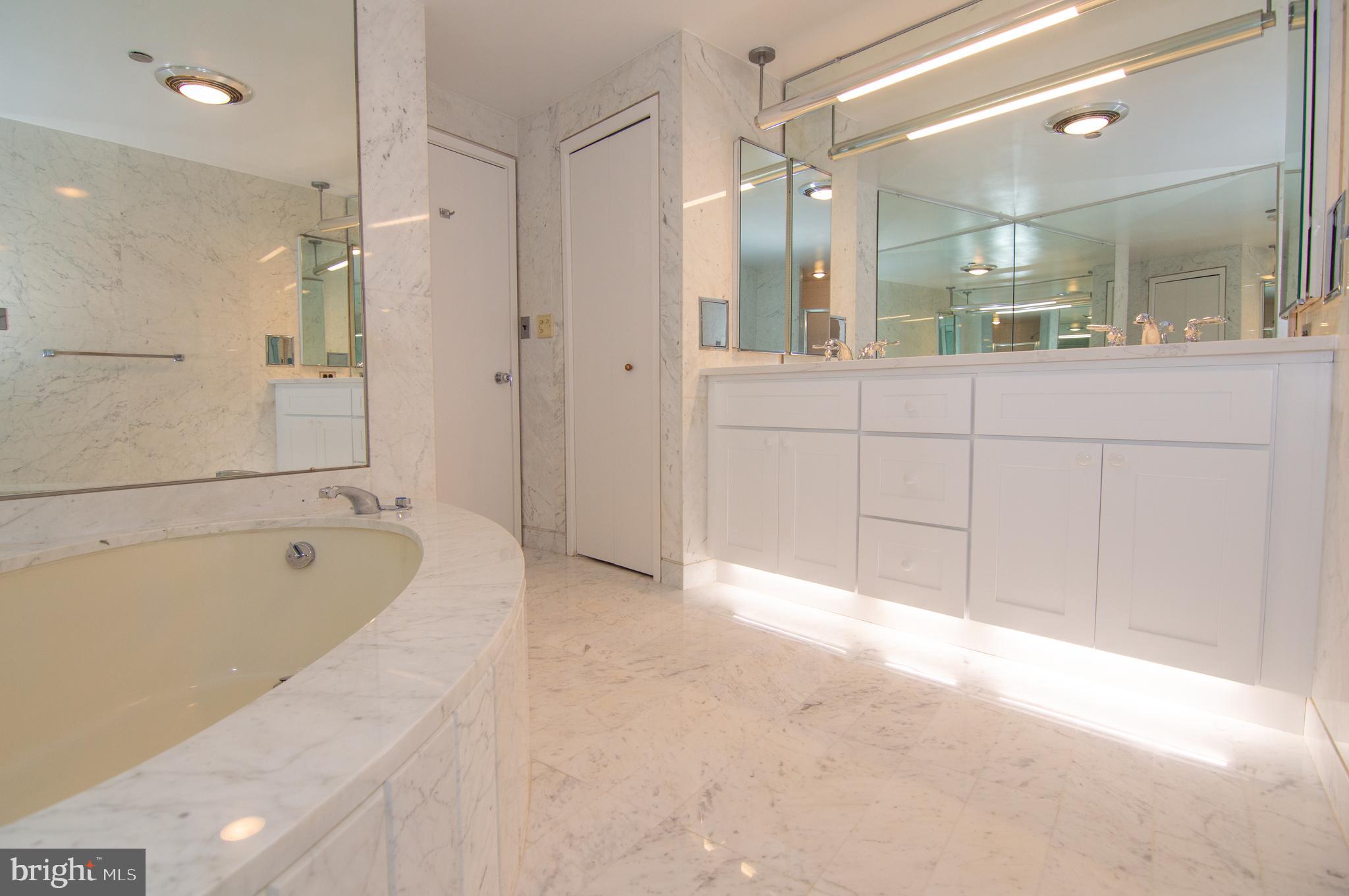 CRYSTAL GATEWAY - Residential Lease