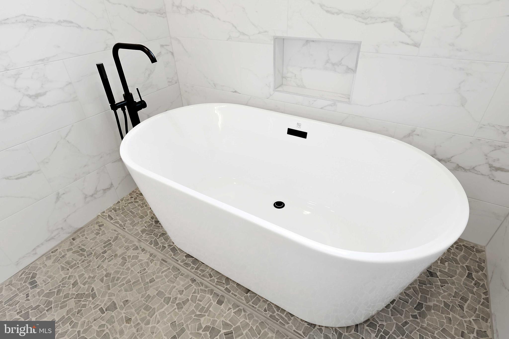 BUTCHER'S HILL - Residential