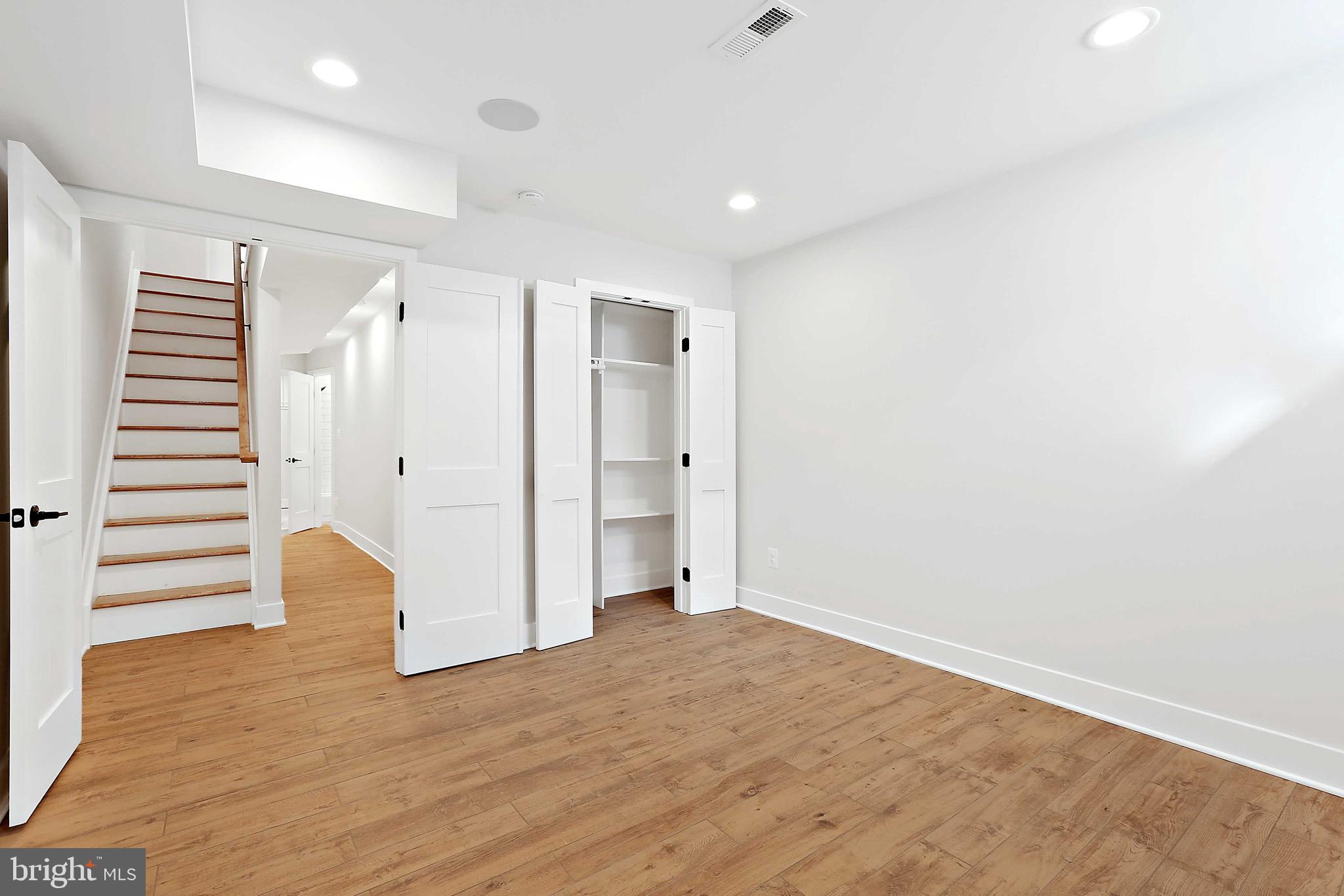 BUTCHER'S HILL - Residential