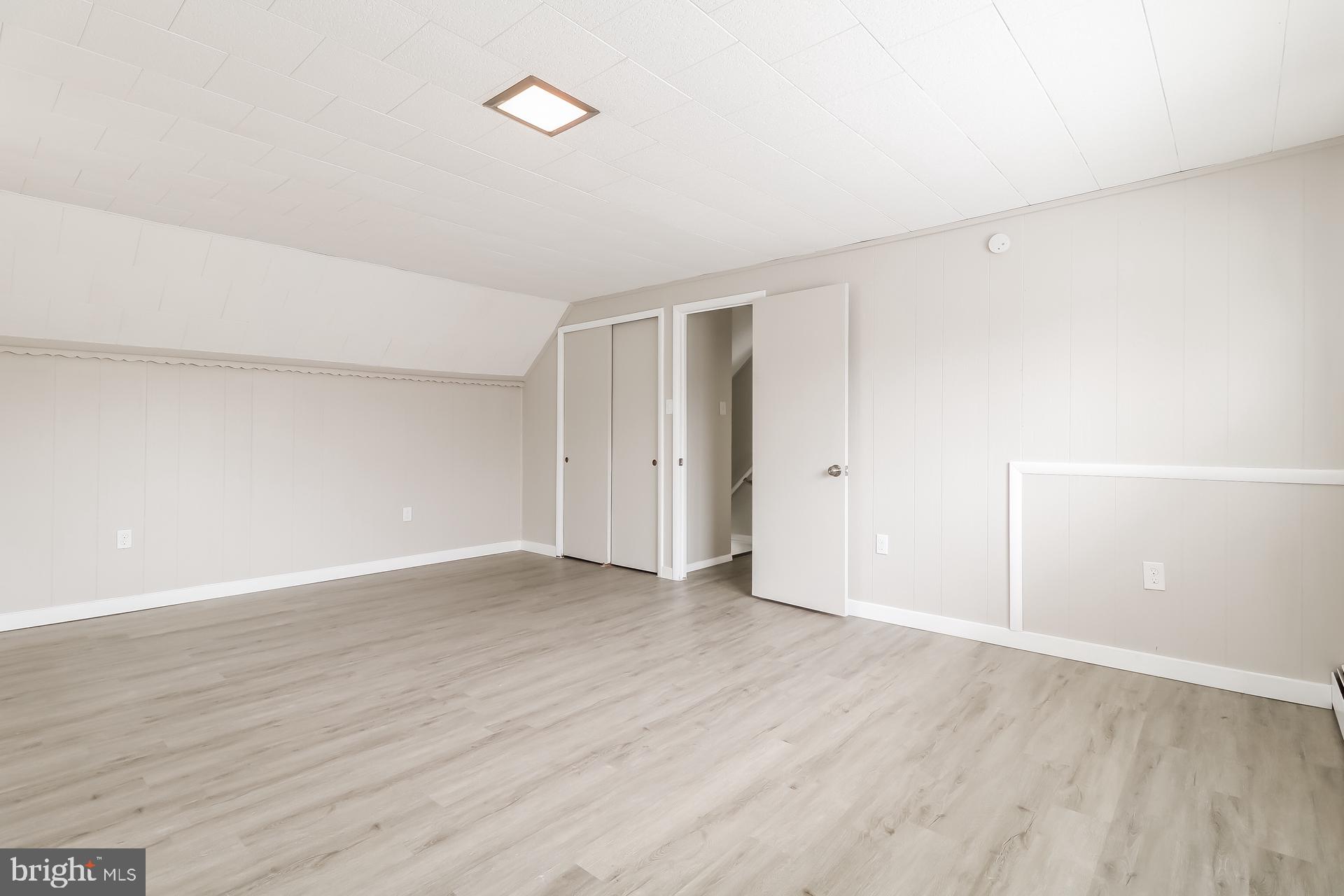 ROXBOROUGH - Residential