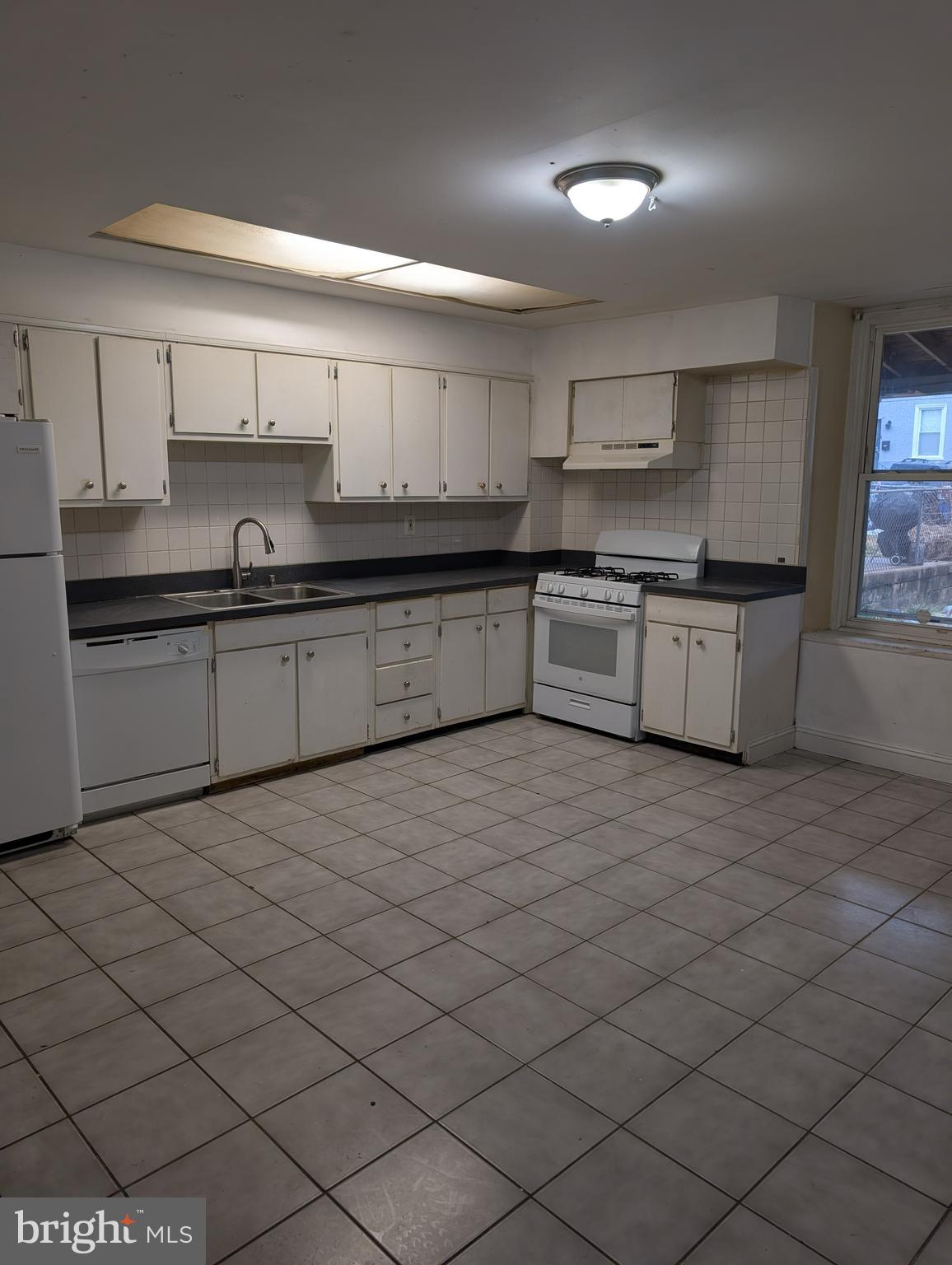 EAST FALLS - Residential