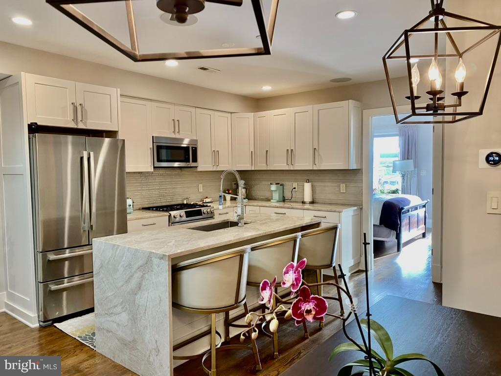 711 JACKSON STREET NE 3