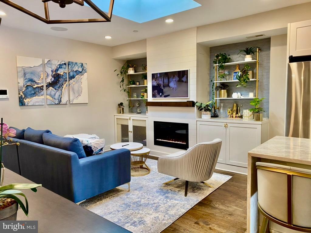 711 JACKSON STREET NE 3