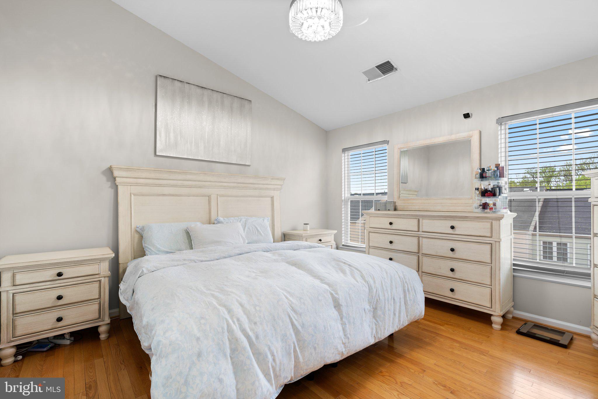 CLOVERLEAF TOWNHOMES - Residential Lease