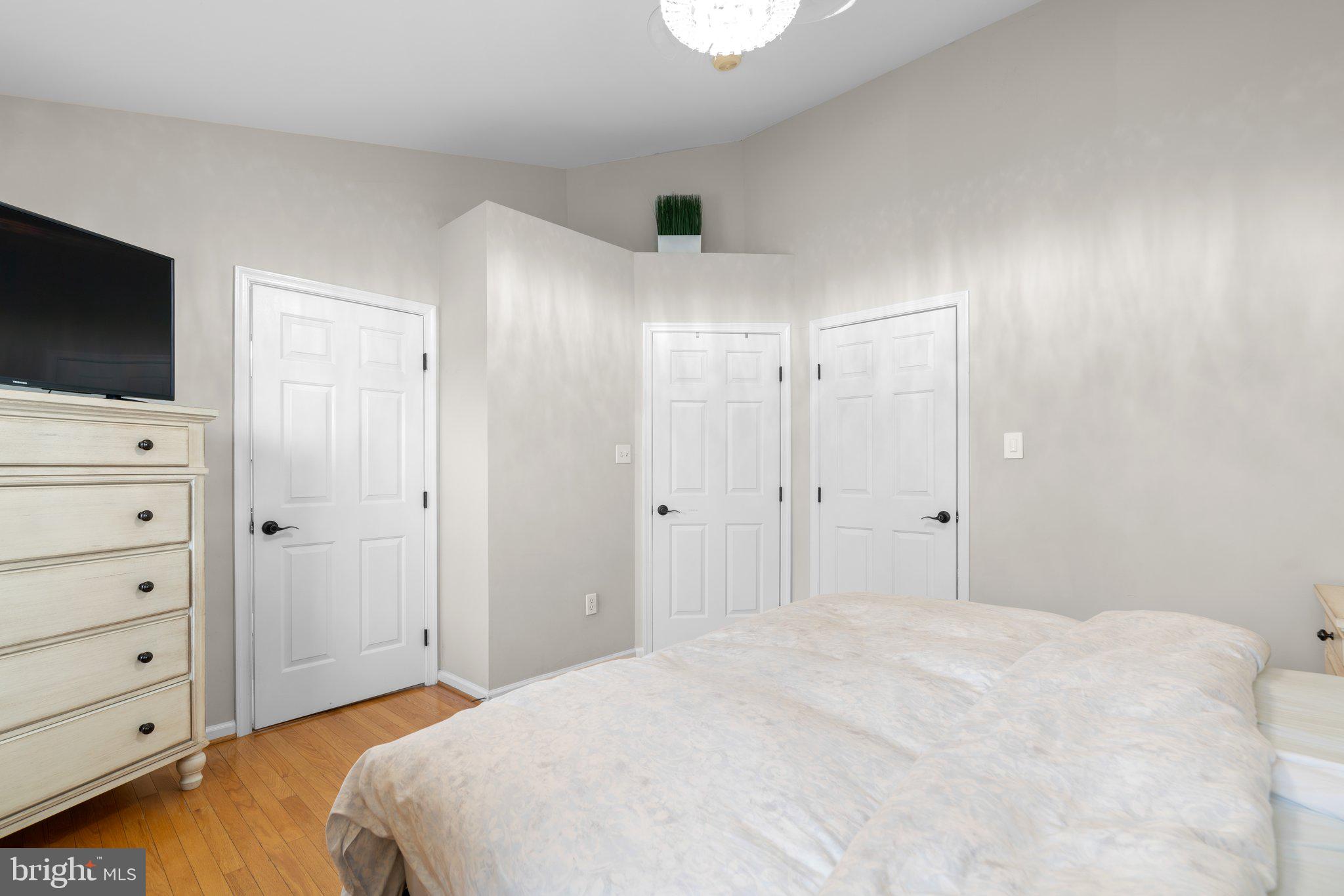 CLOVERLEAF TOWNHOMES - Residential Lease