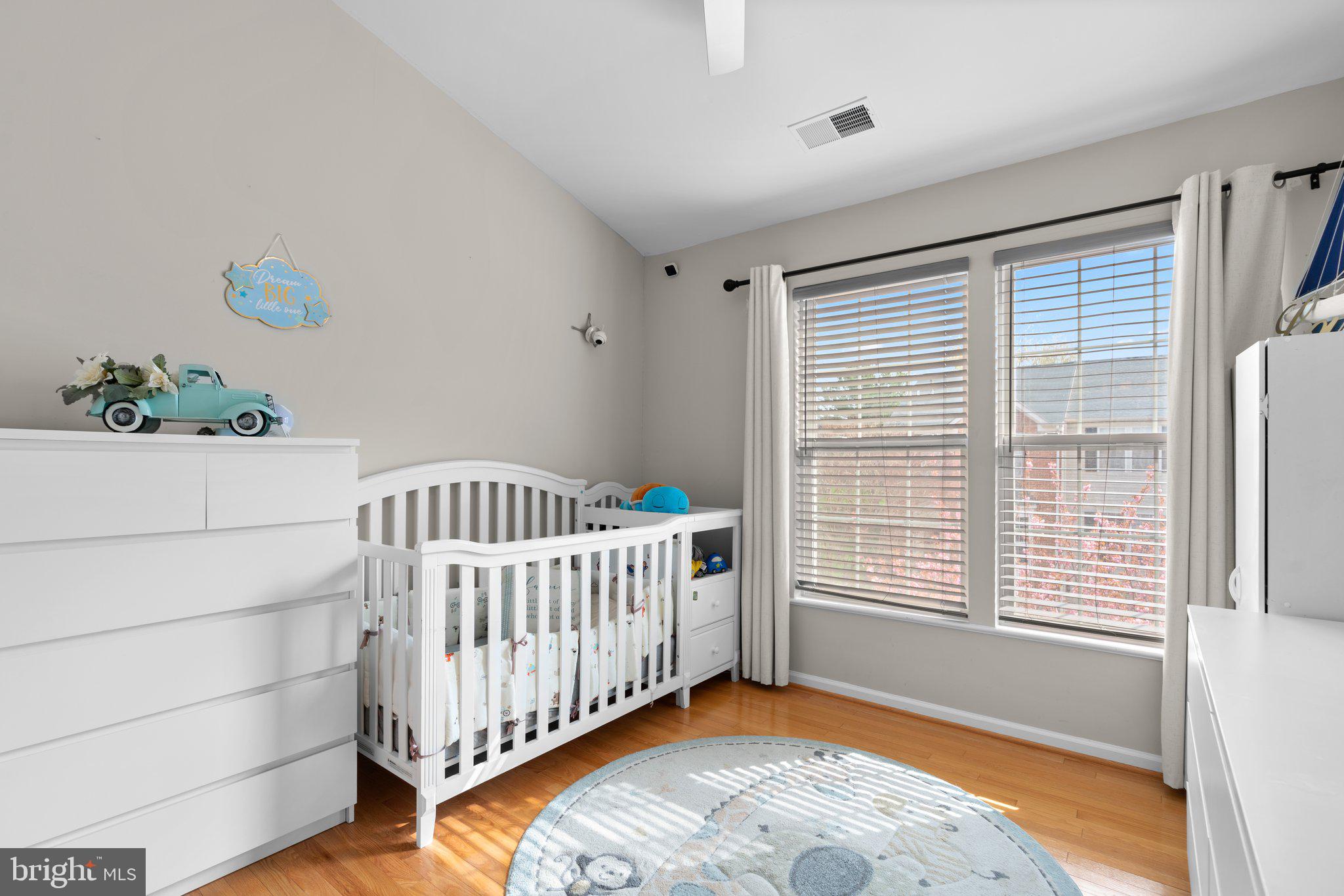 CLOVERLEAF TOWNHOMES - Residential Lease