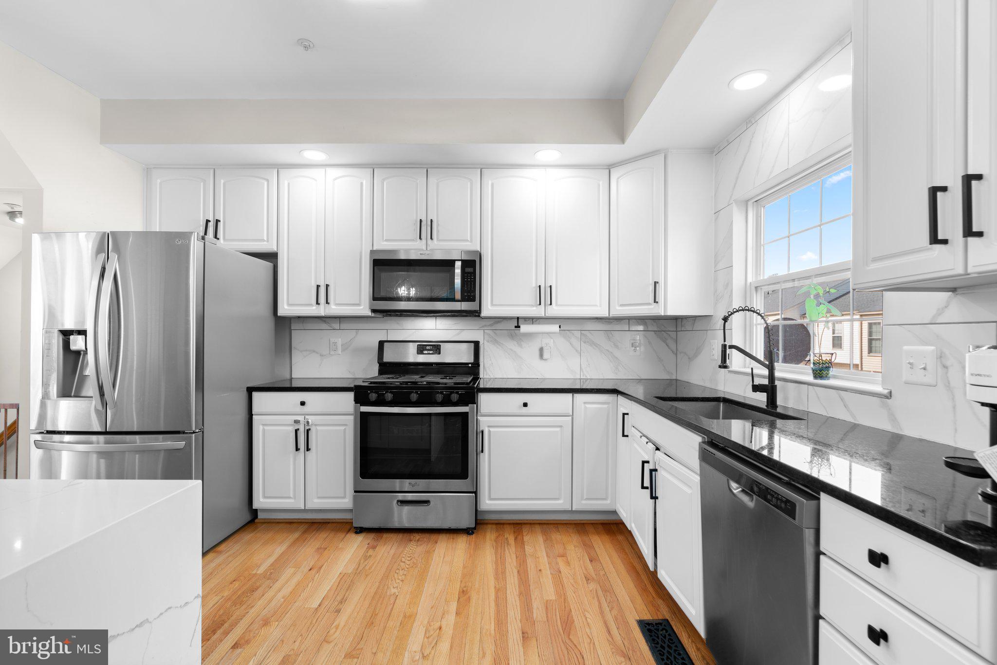 CLOVERLEAF TOWNHOMES - Residential Lease