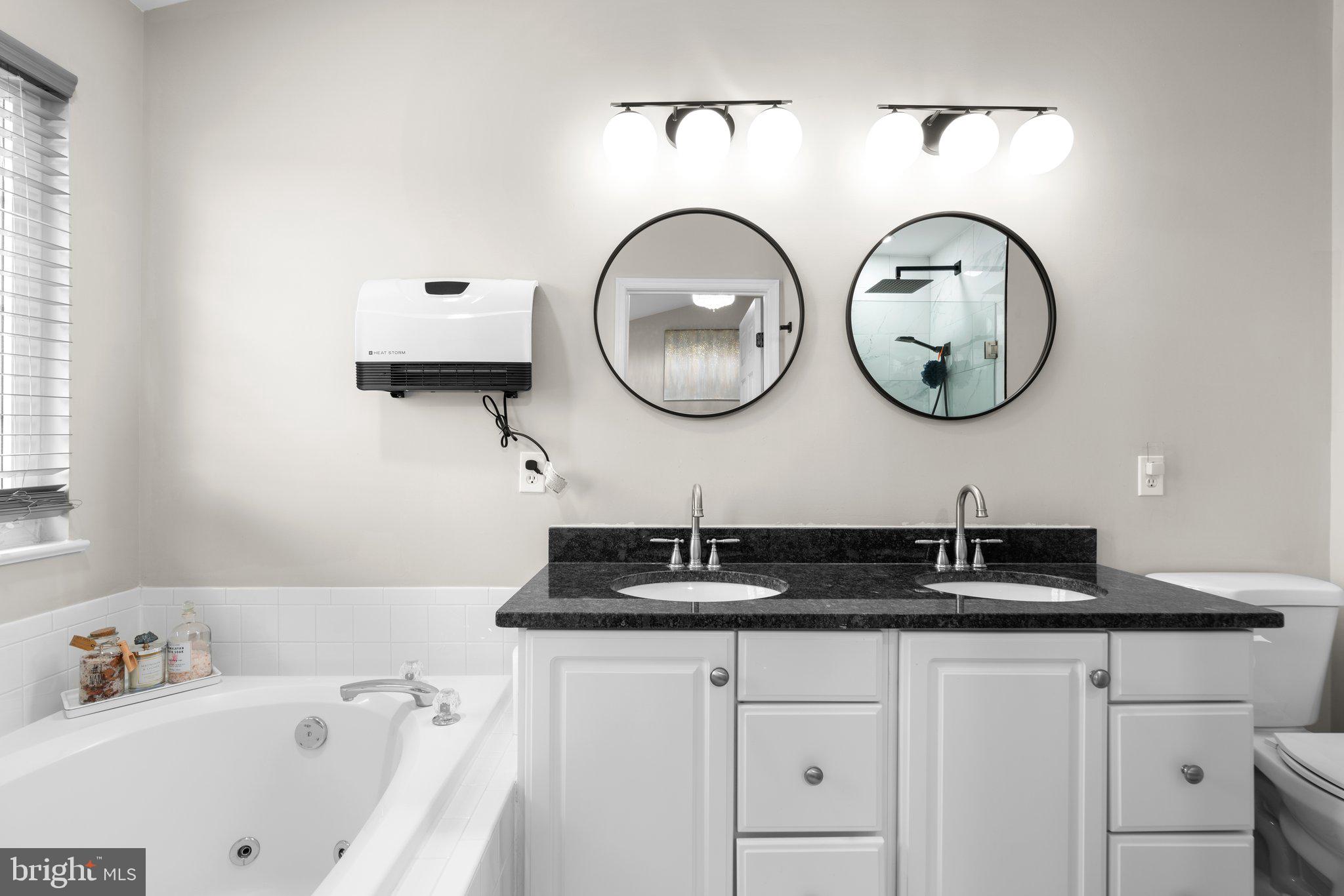 CLOVERLEAF TOWNHOMES - Residential Lease