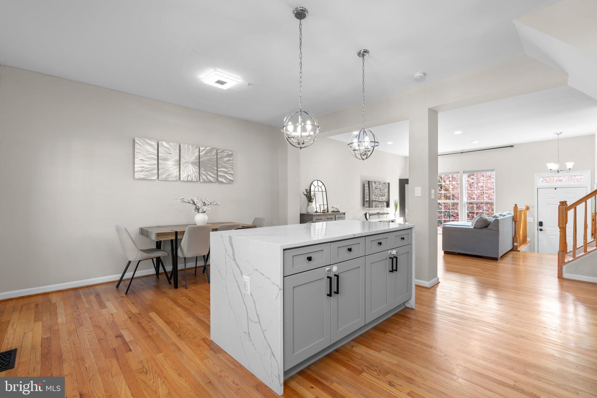 CLOVERLEAF TOWNHOMES - Residential Lease