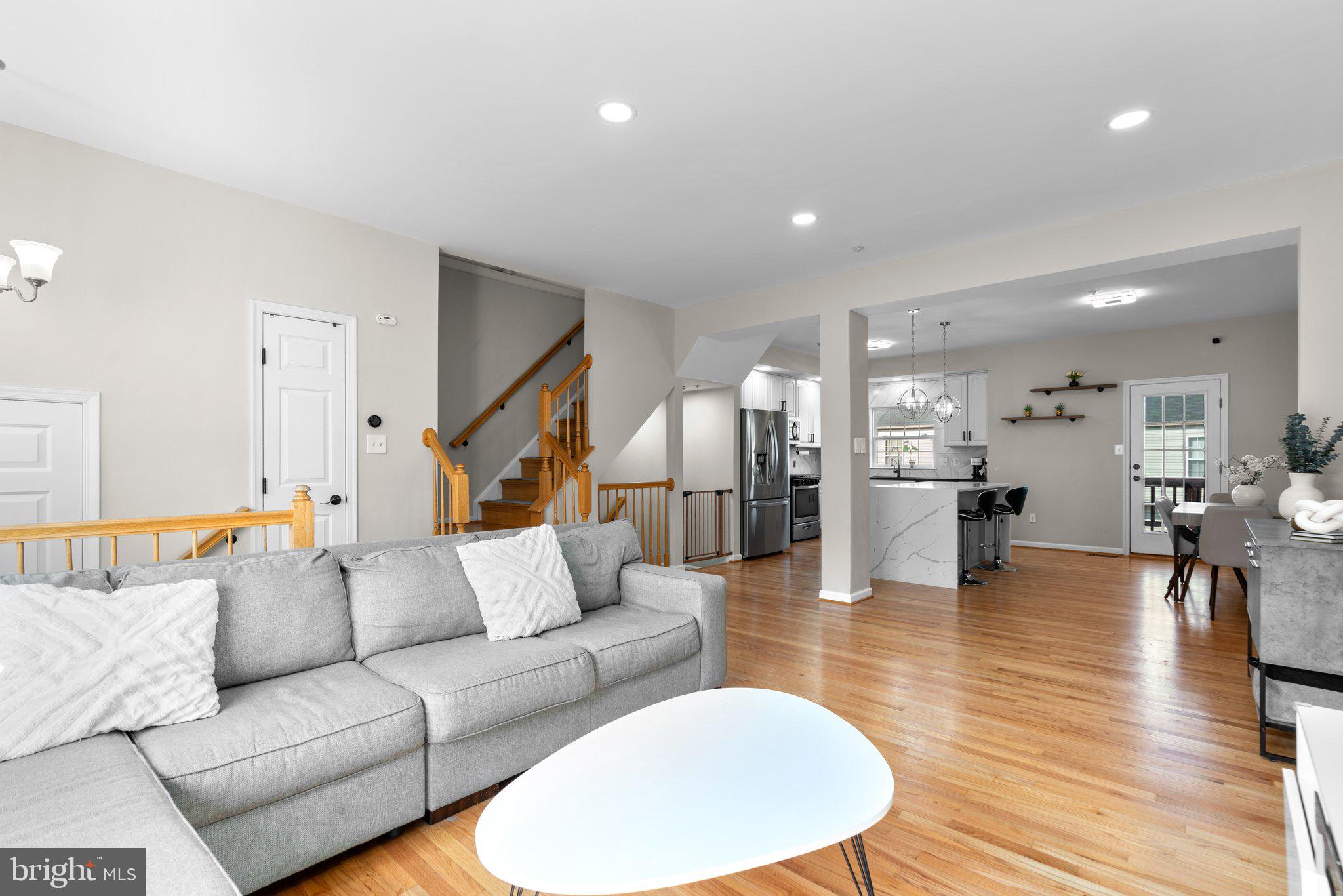 CLOVERLEAF TOWNHOMES - Residential Lease