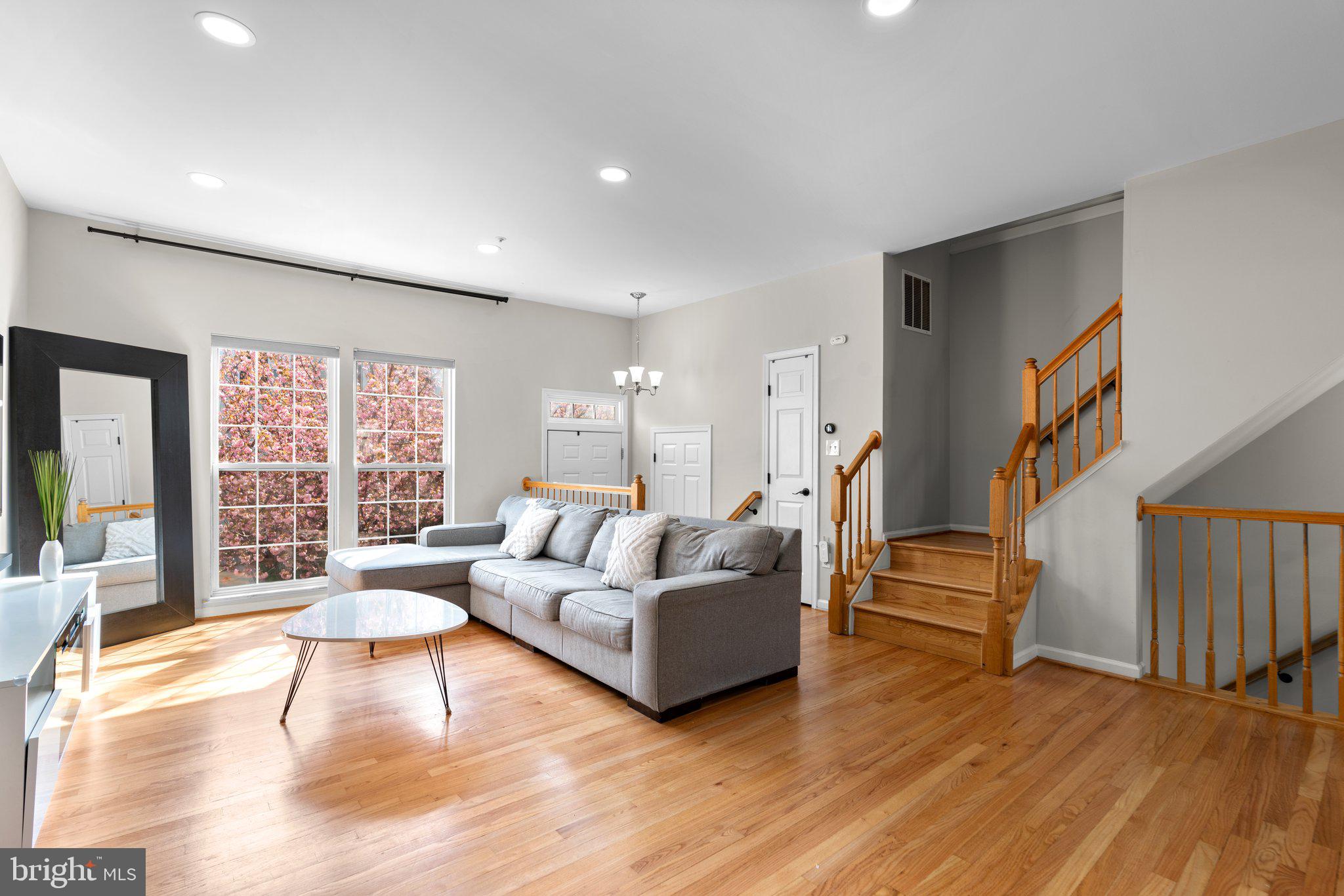 CLOVERLEAF TOWNHOMES - Residential Lease