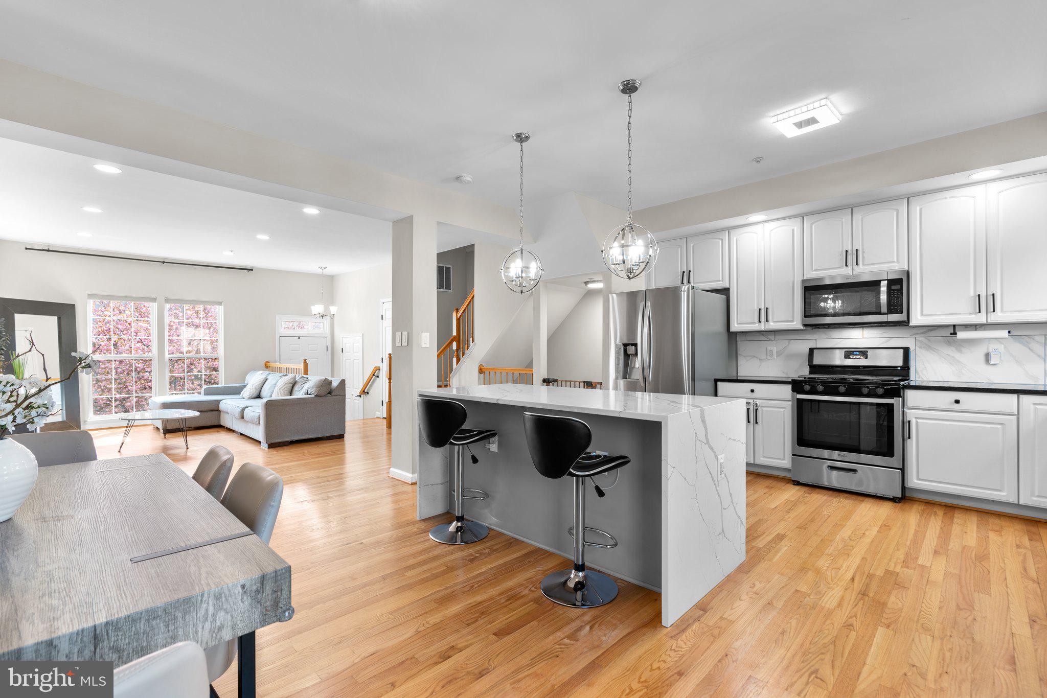 CLOVERLEAF TOWNHOMES - Residential Lease