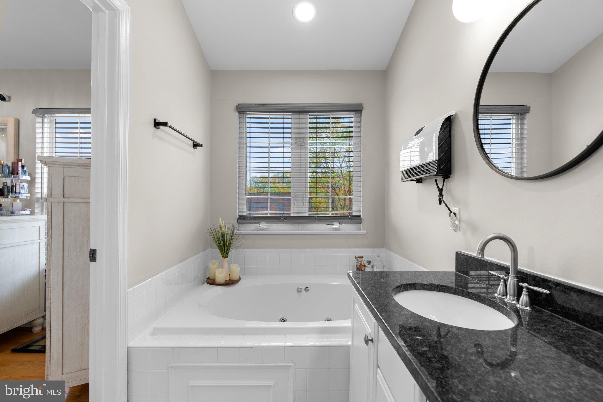 CLOVERLEAF TOWNHOMES - Residential Lease