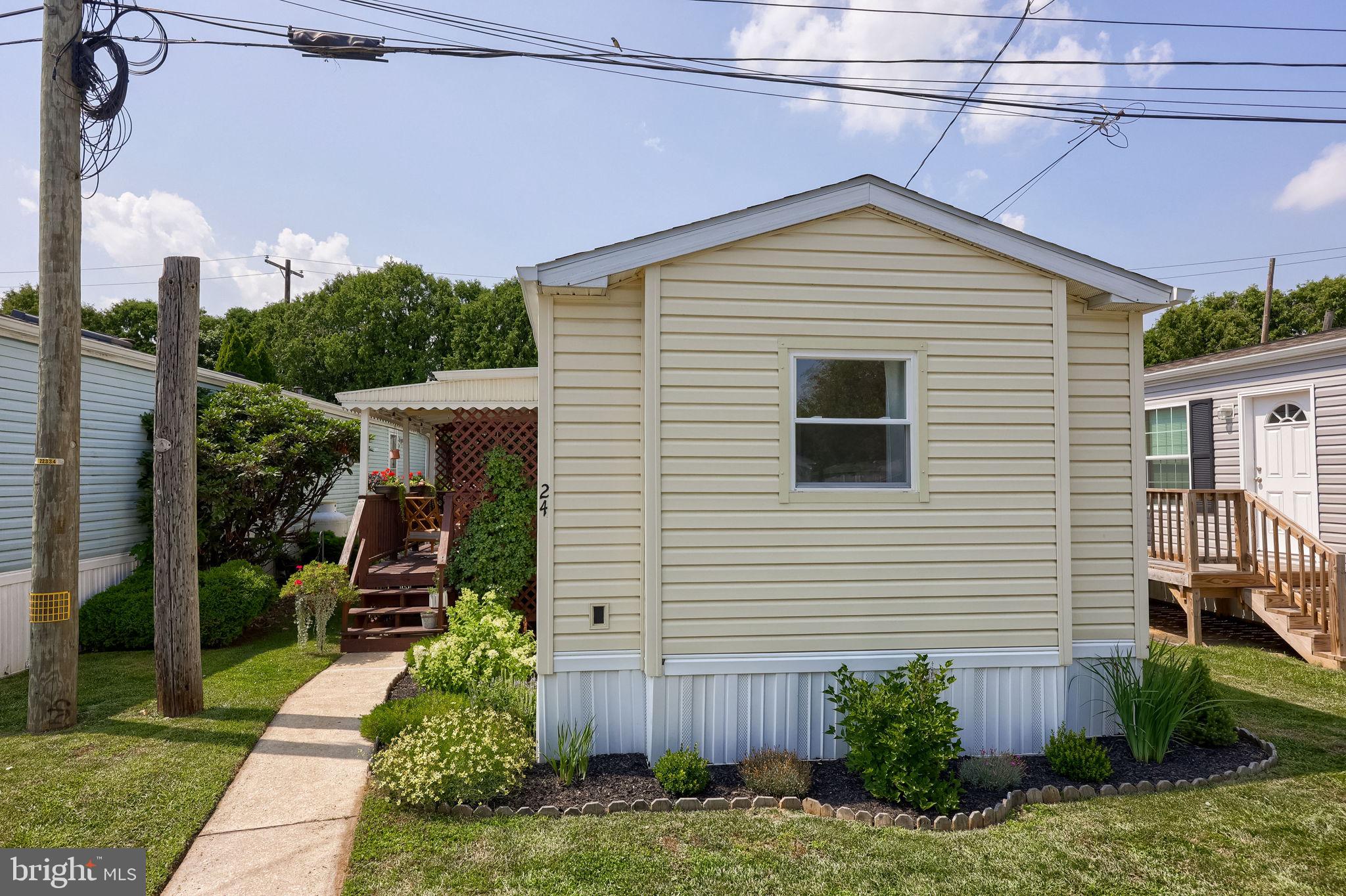24 HIGHLAND CT.