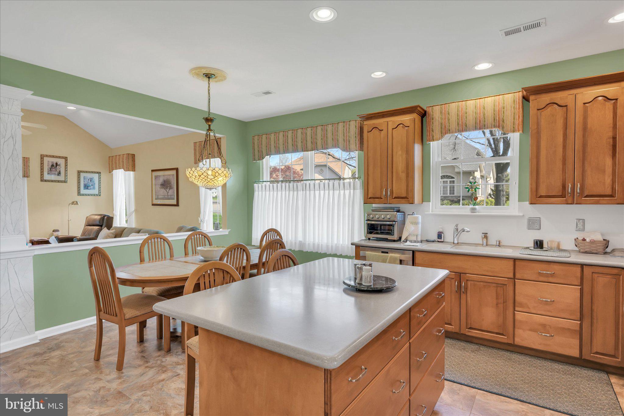 KINGSFIELD - Residential