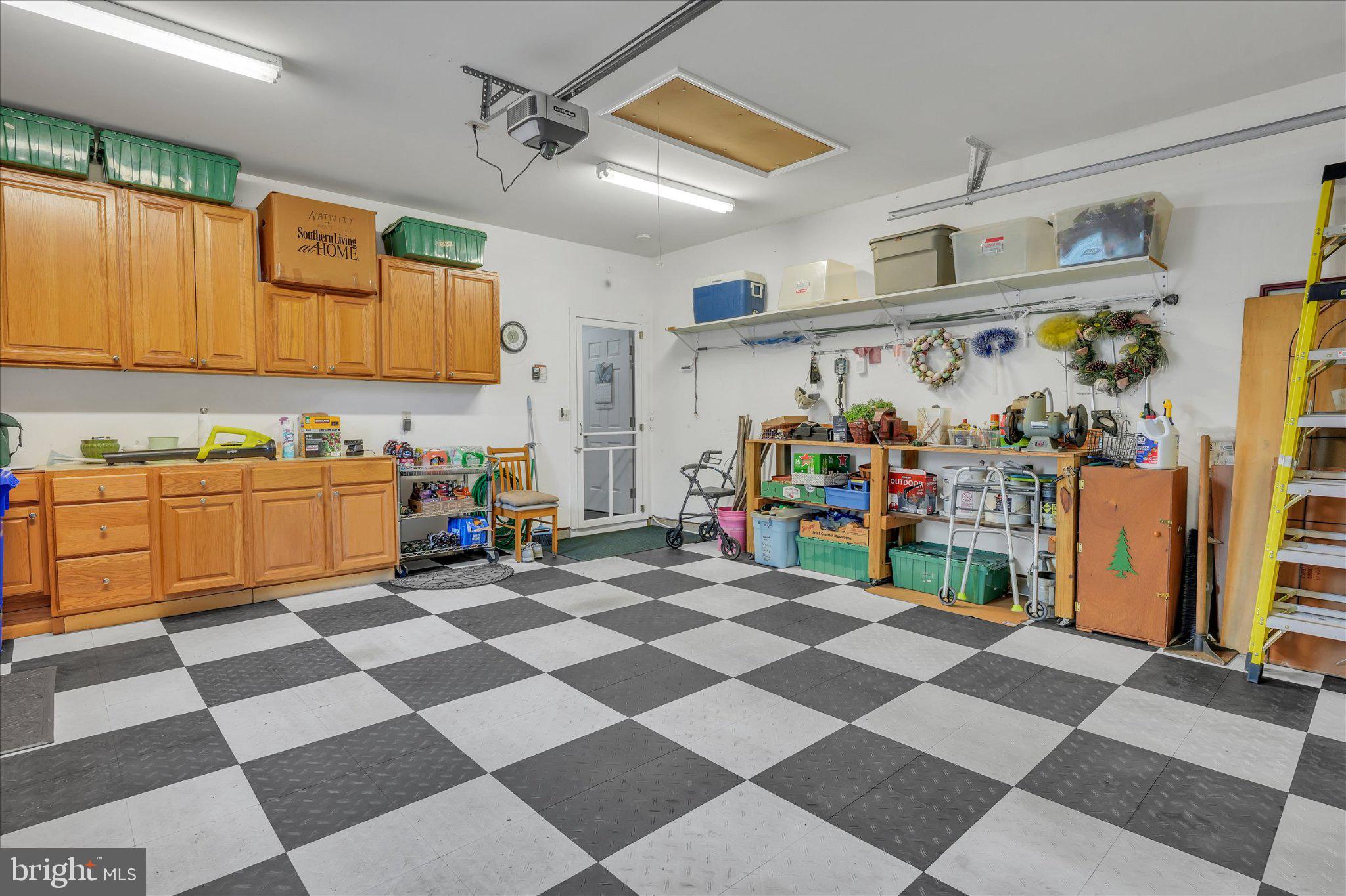 KINGSFIELD - Residential