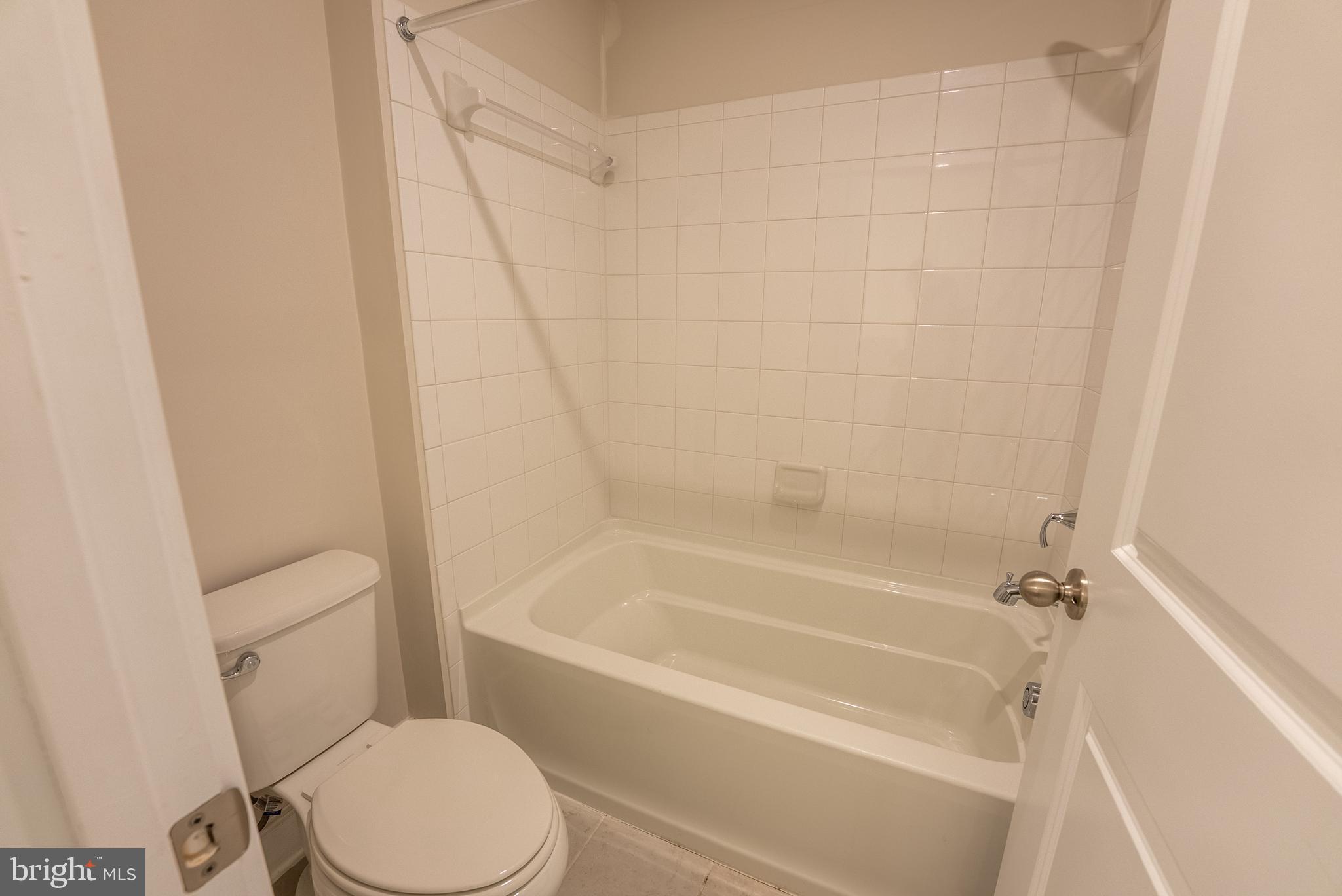 POTOMAC SHORES - Residential Lease