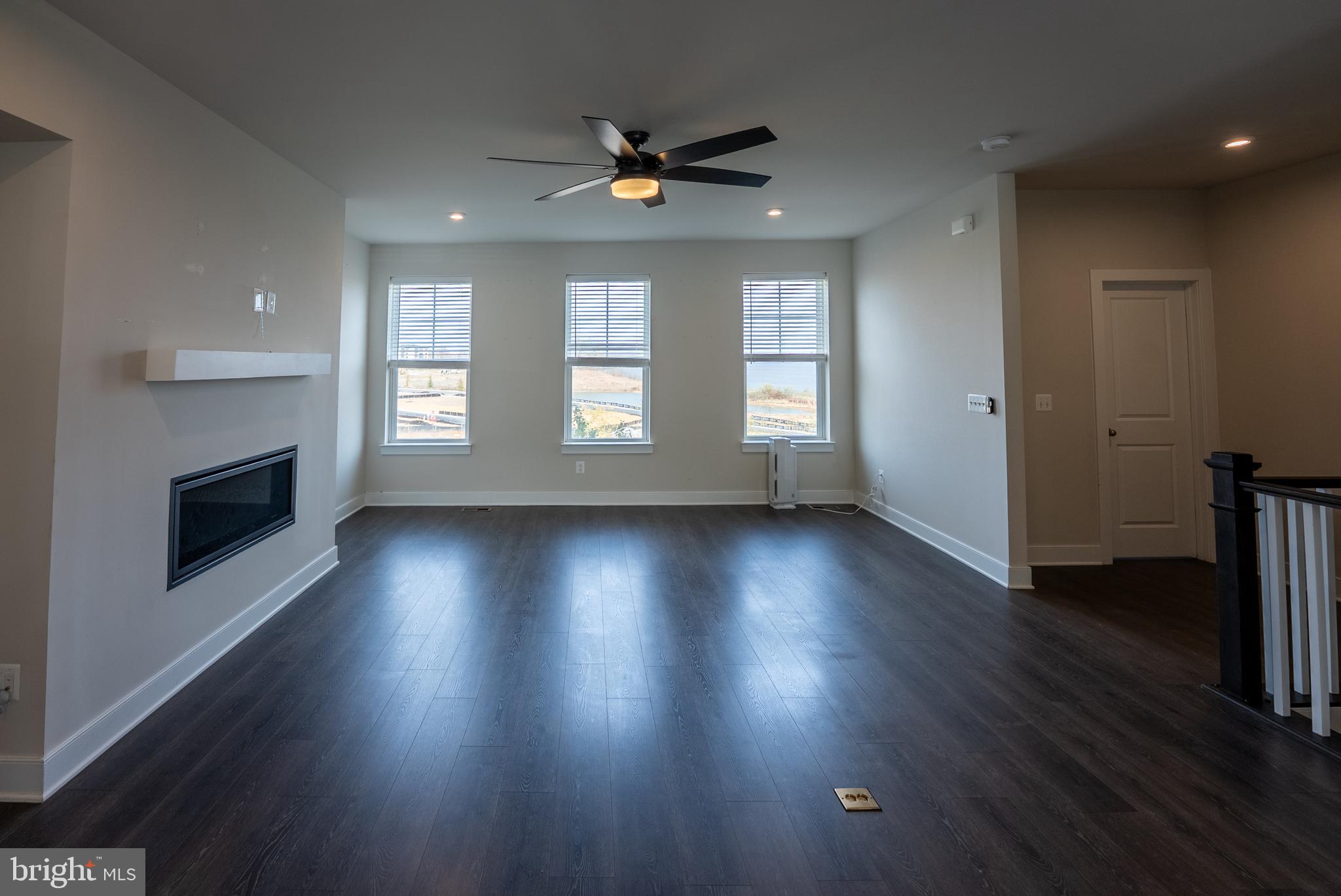 POTOMAC SHORES - Residential Lease