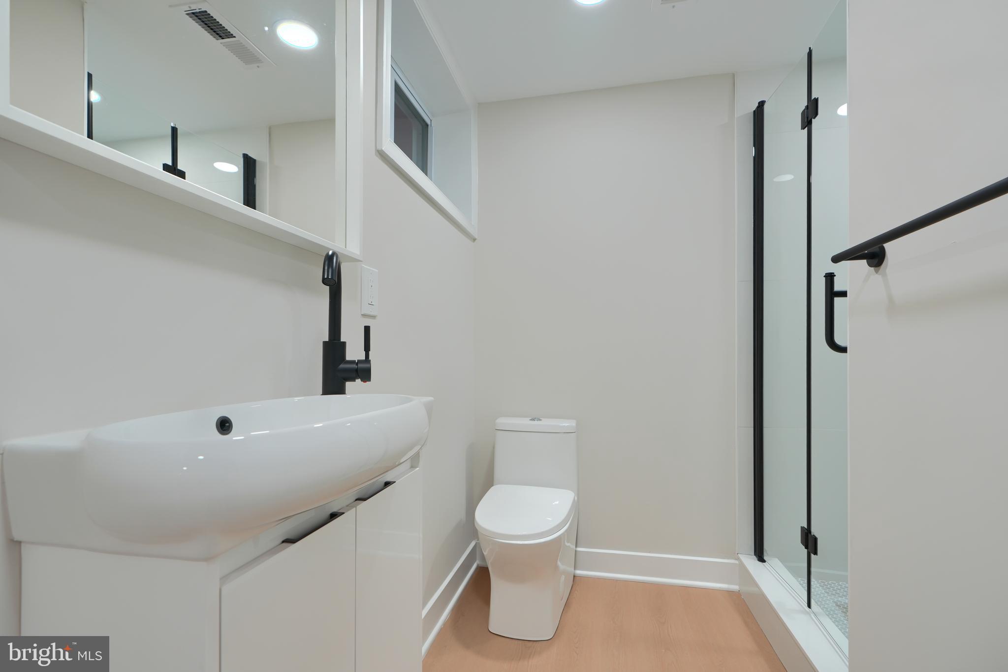 YORK MANOR - Residential