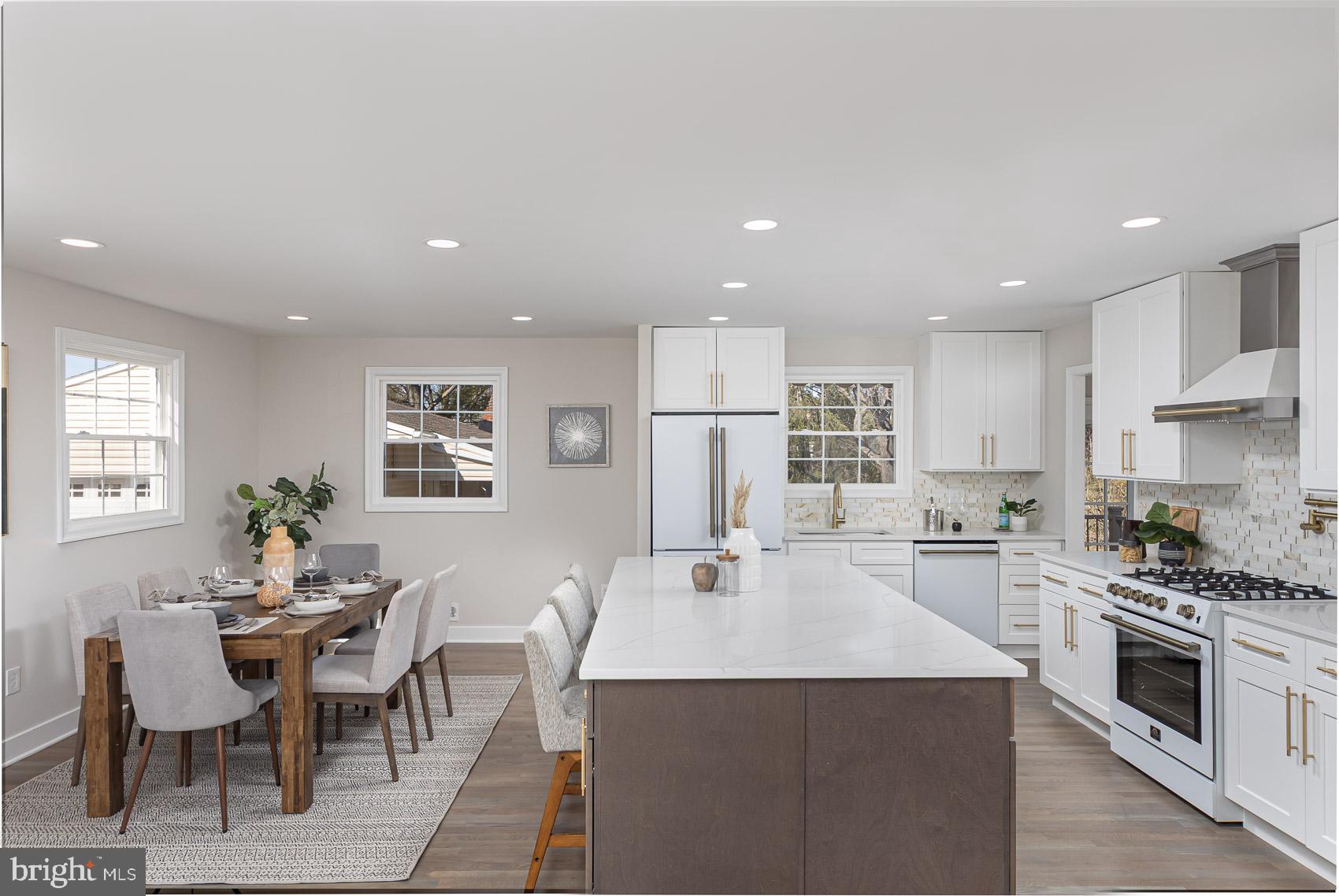 YORK MANOR - Residential