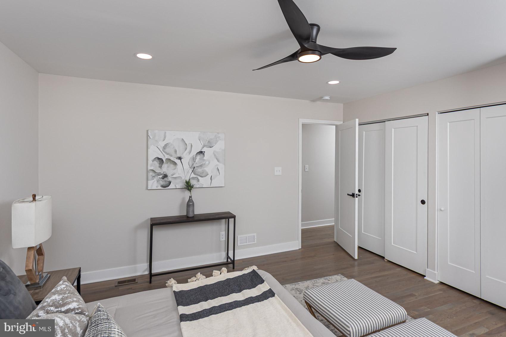 YORK MANOR - Residential