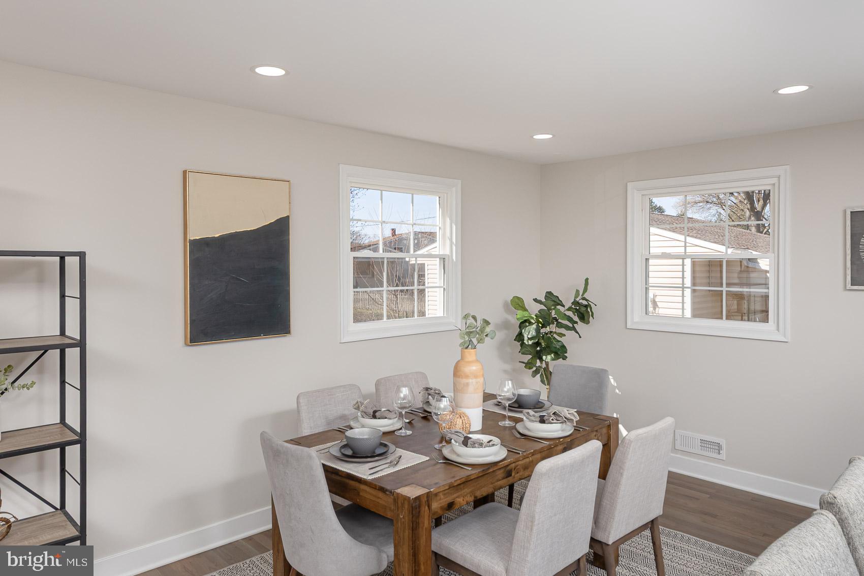 YORK MANOR - Residential