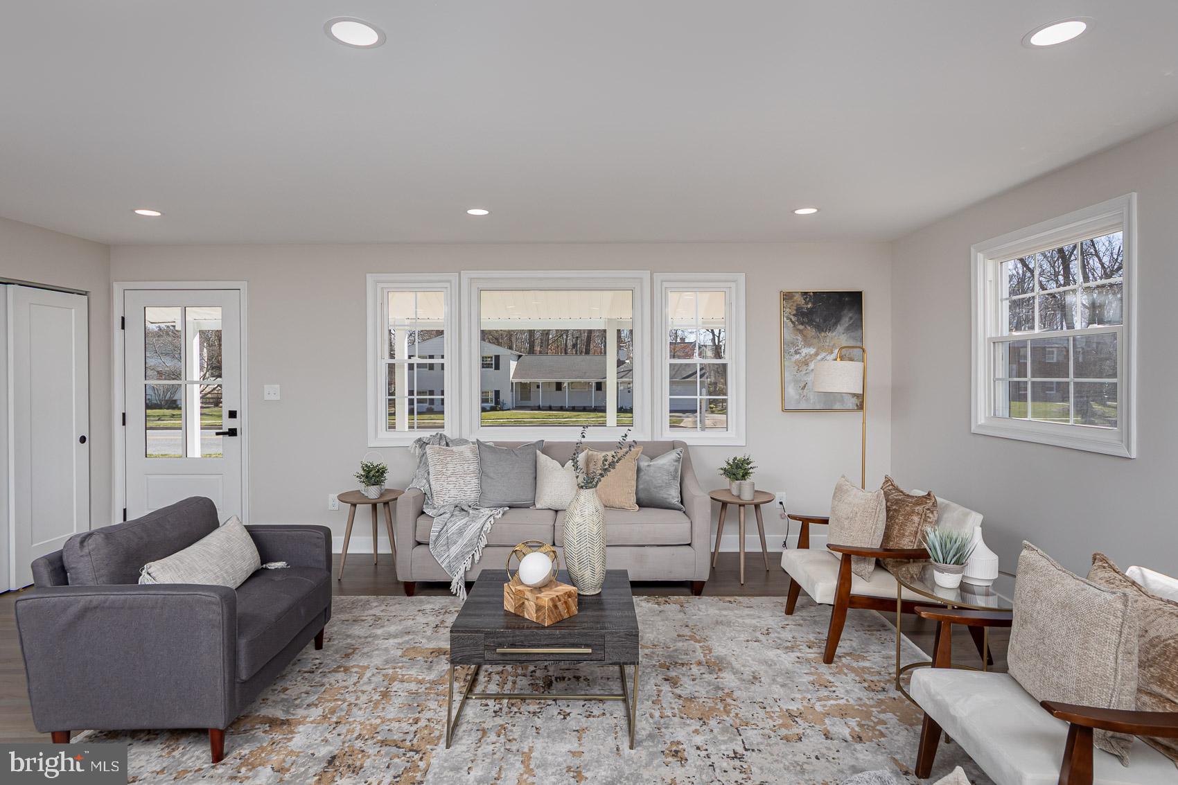 YORK MANOR - Residential