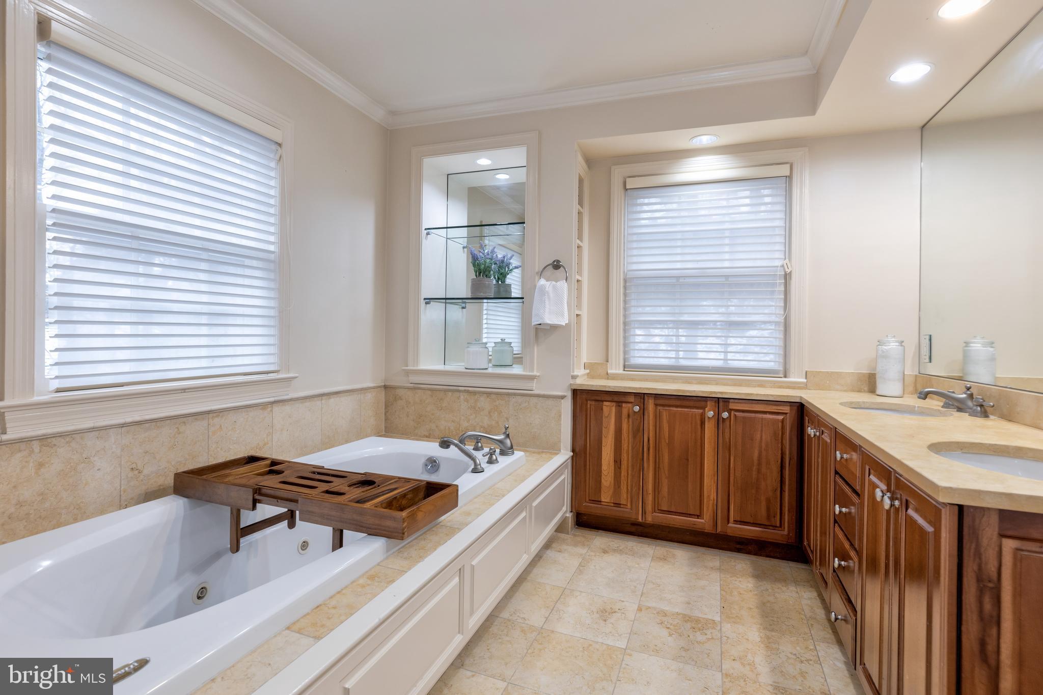 ROLLINGWOOD - Residential