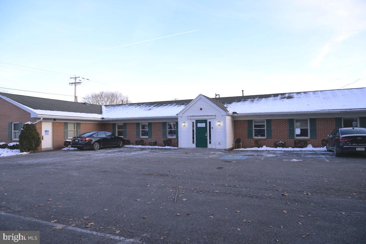 40 N KENHORST BOULEVARD