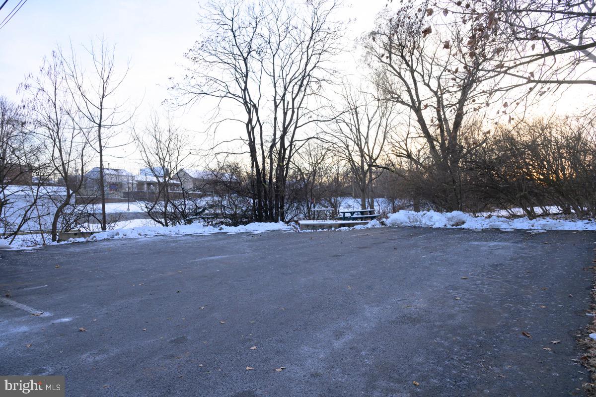 40 N KENHORST BOULEVARD