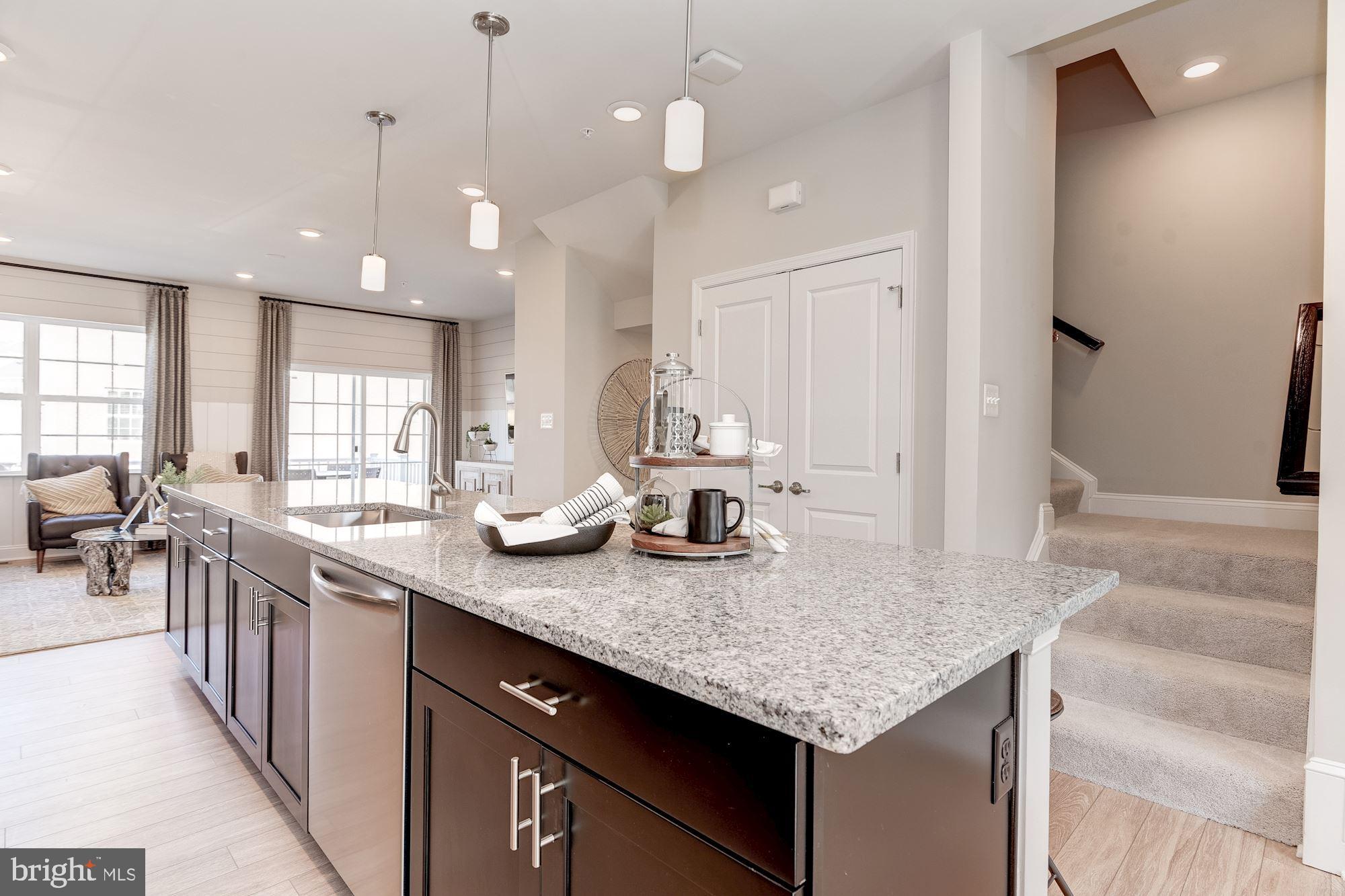 OXFORD SQUARE - Residential