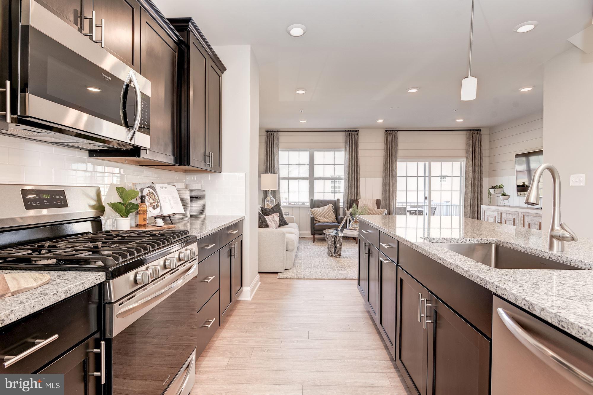 OXFORD SQUARE - Residential