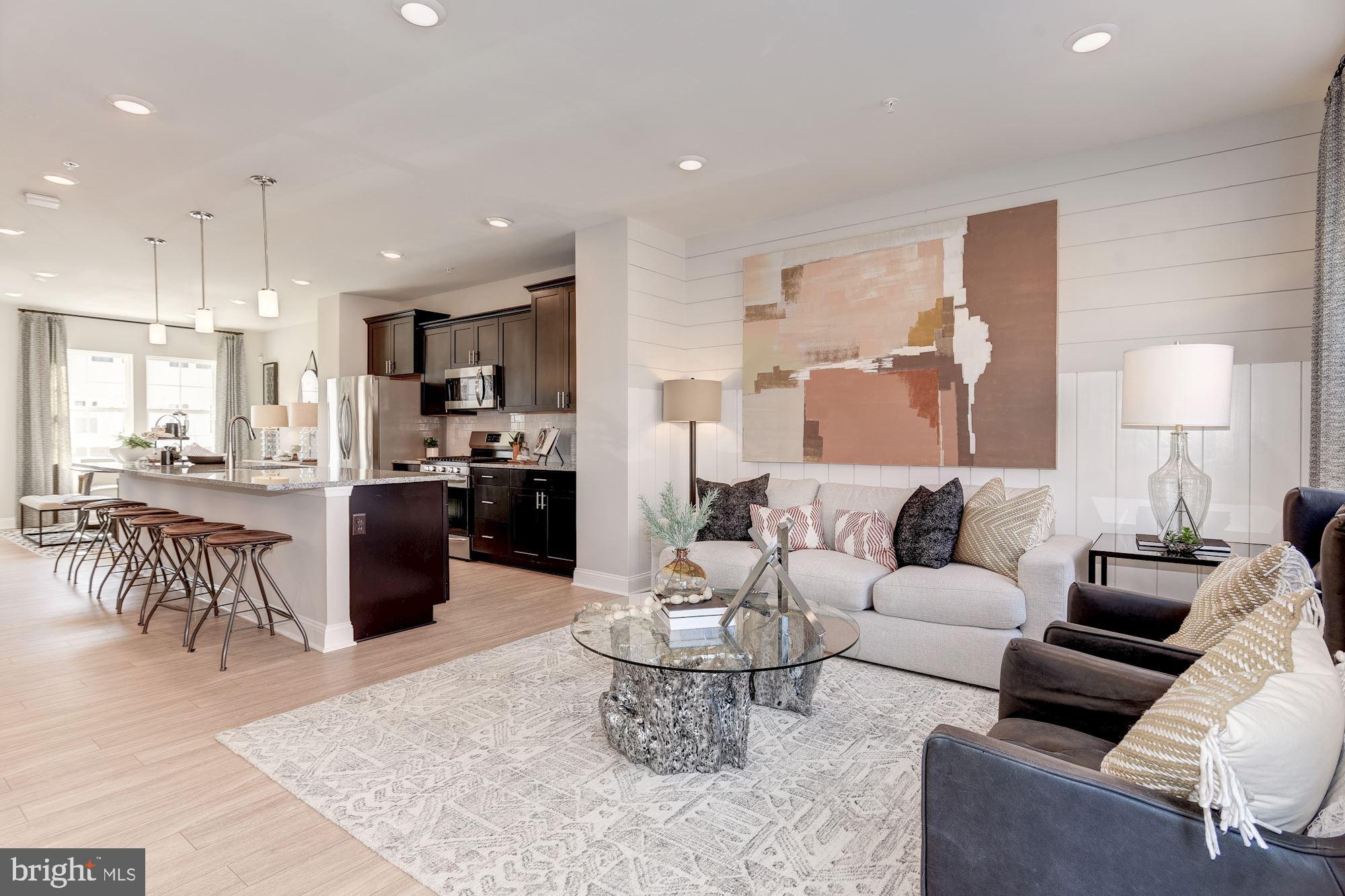 OXFORD SQUARE - Residential