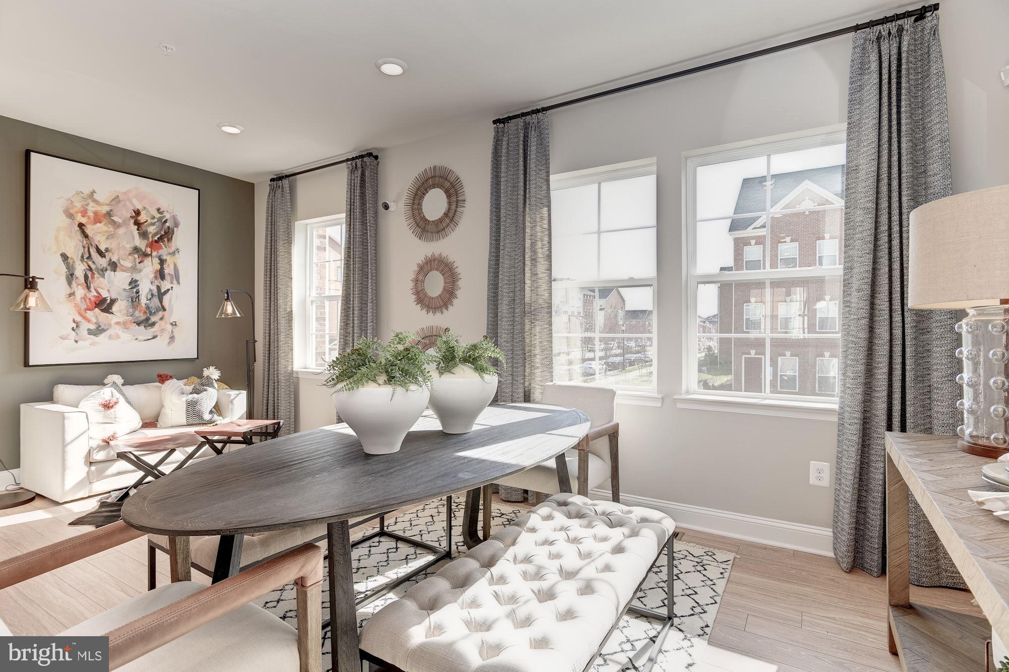 OXFORD SQUARE - Residential