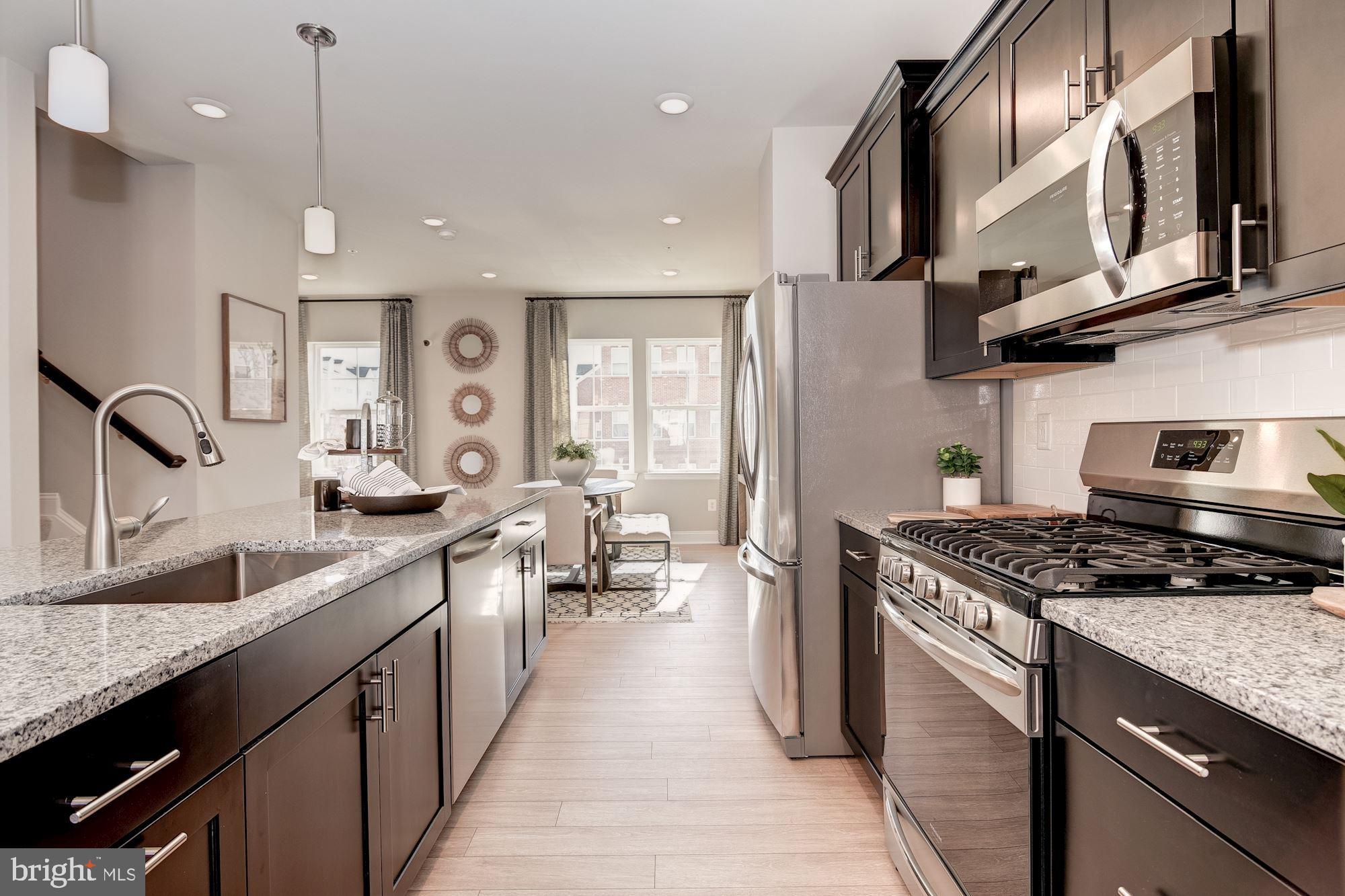 OXFORD SQUARE - Residential