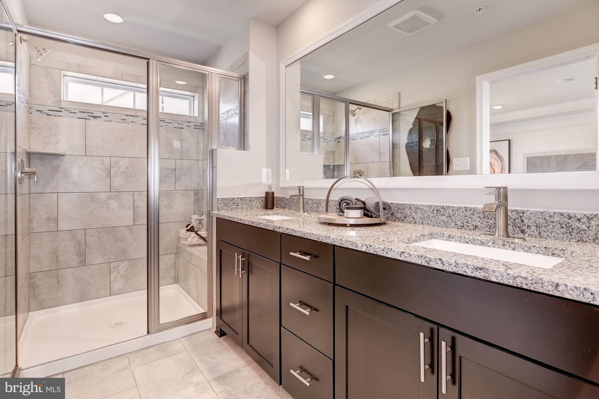 OXFORD SQUARE - Residential