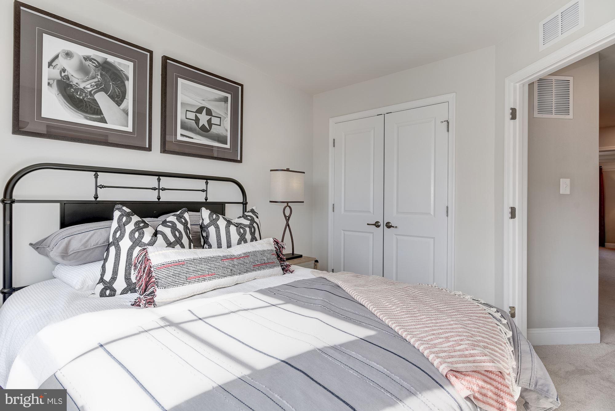 OXFORD SQUARE - Residential