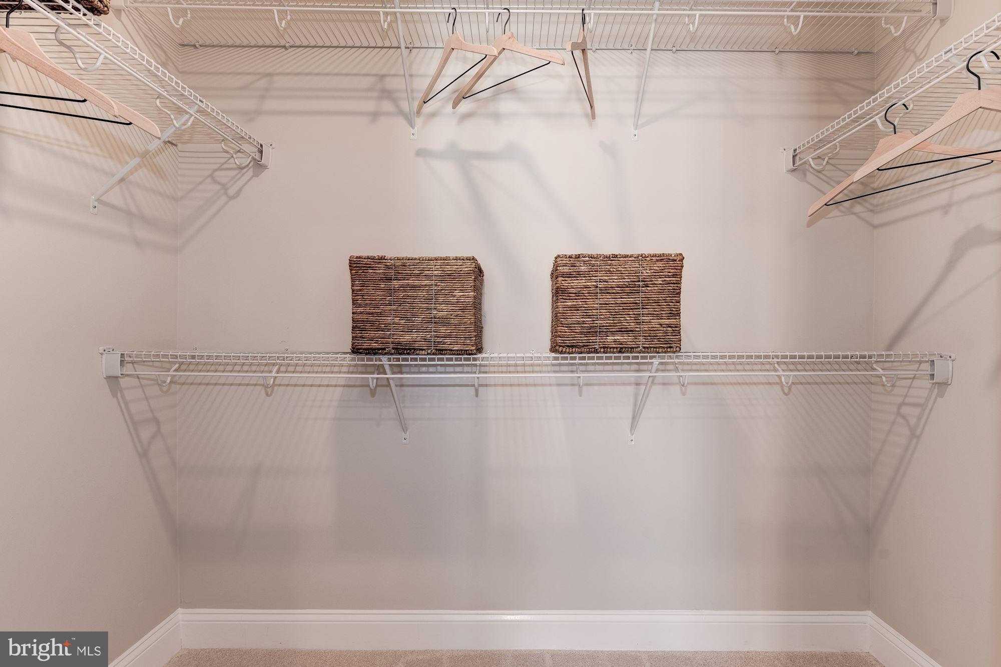 OXFORD SQUARE - Residential