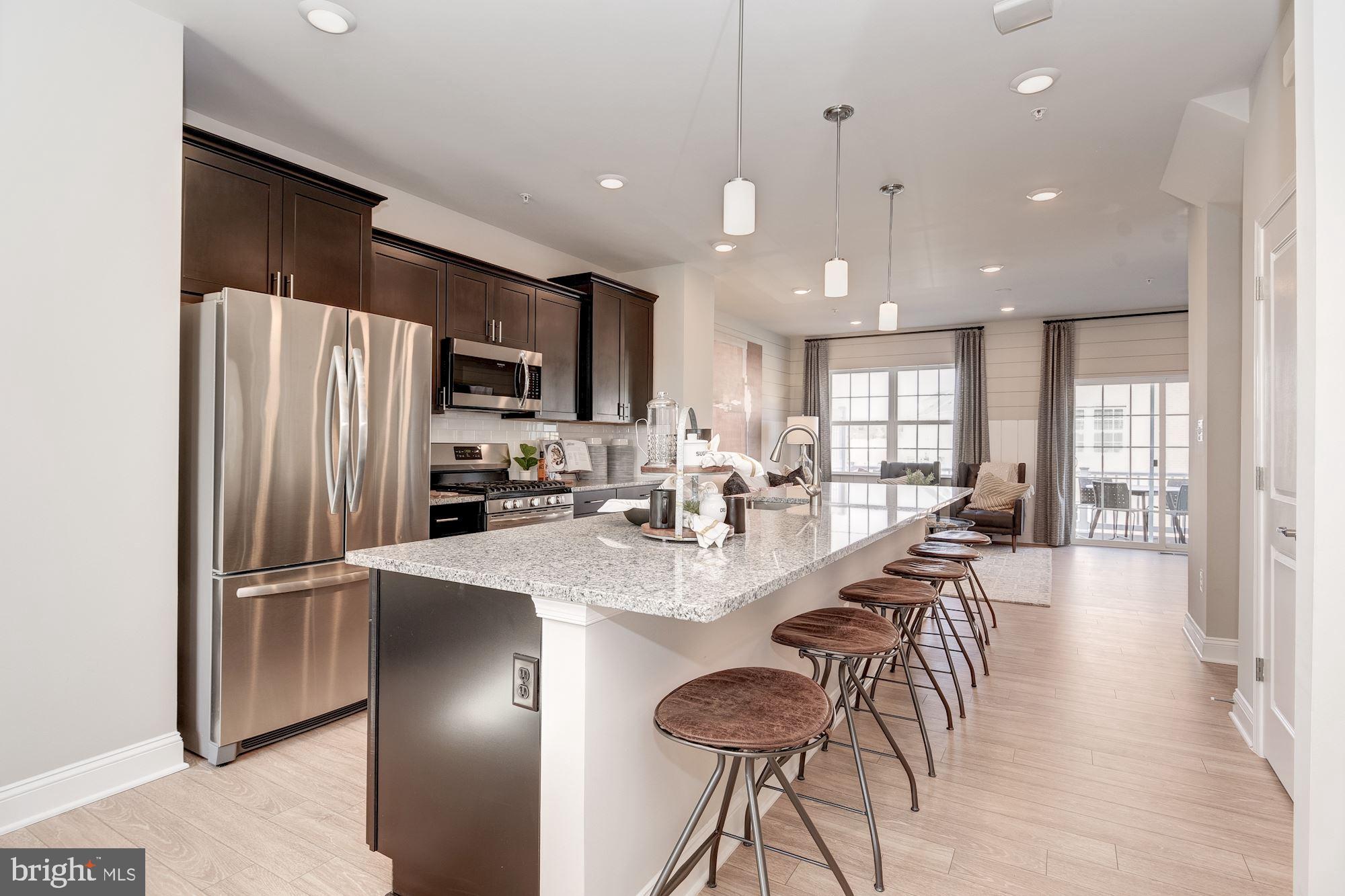 OXFORD SQUARE - Residential